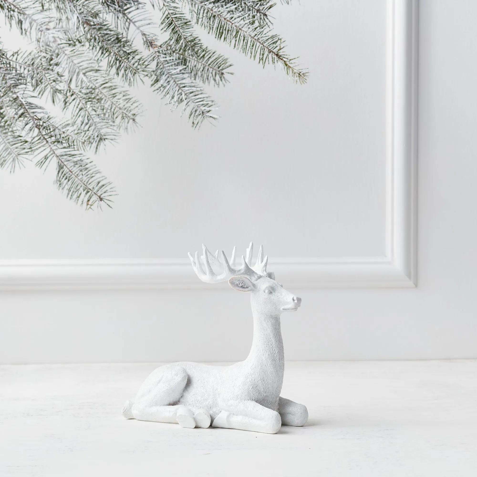 Majestic Deer White Resin 8"
