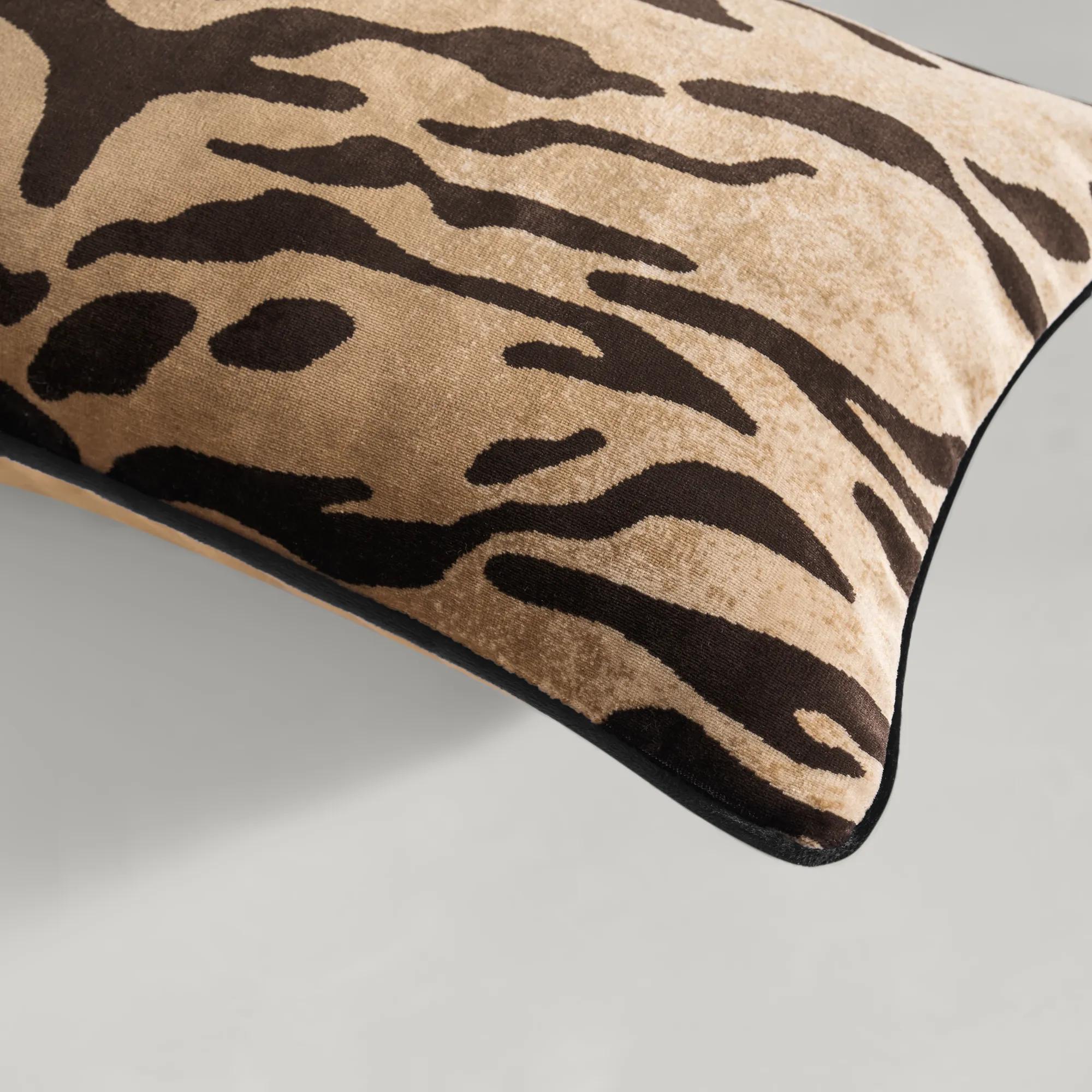 Bronze Tiger Lumbar 12" X 20"