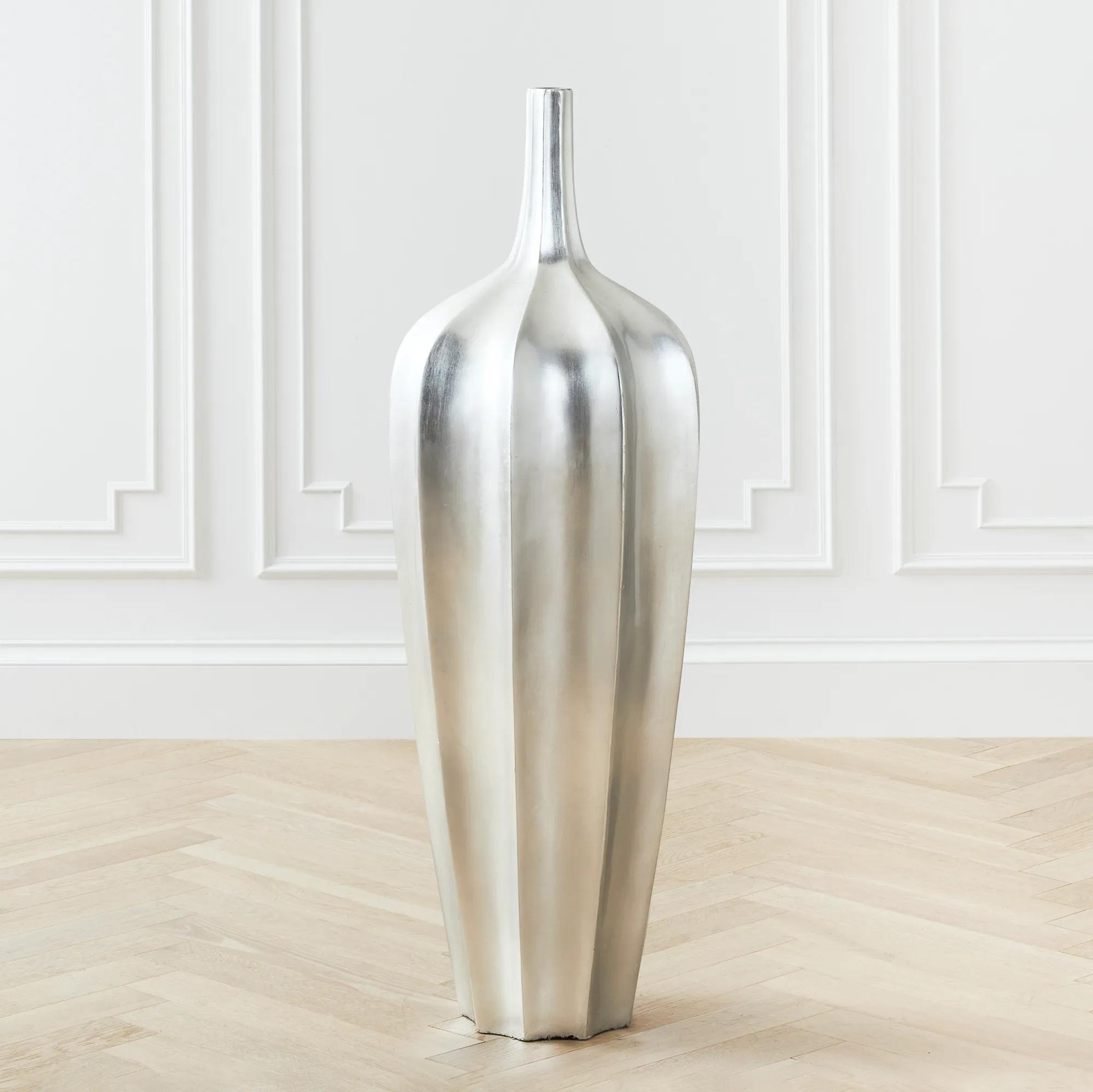 Accolade Vase