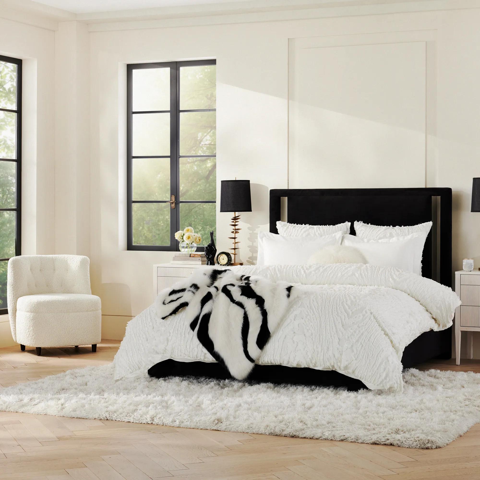 Roya Platform Bed