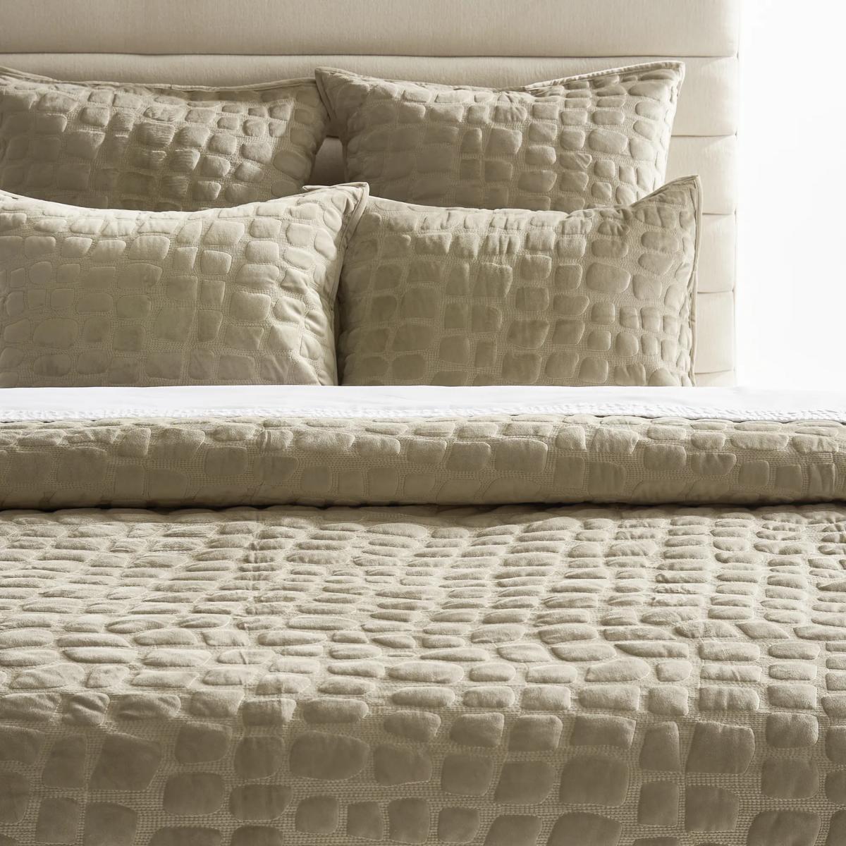 Valen Velvet Quilt Set - Sand