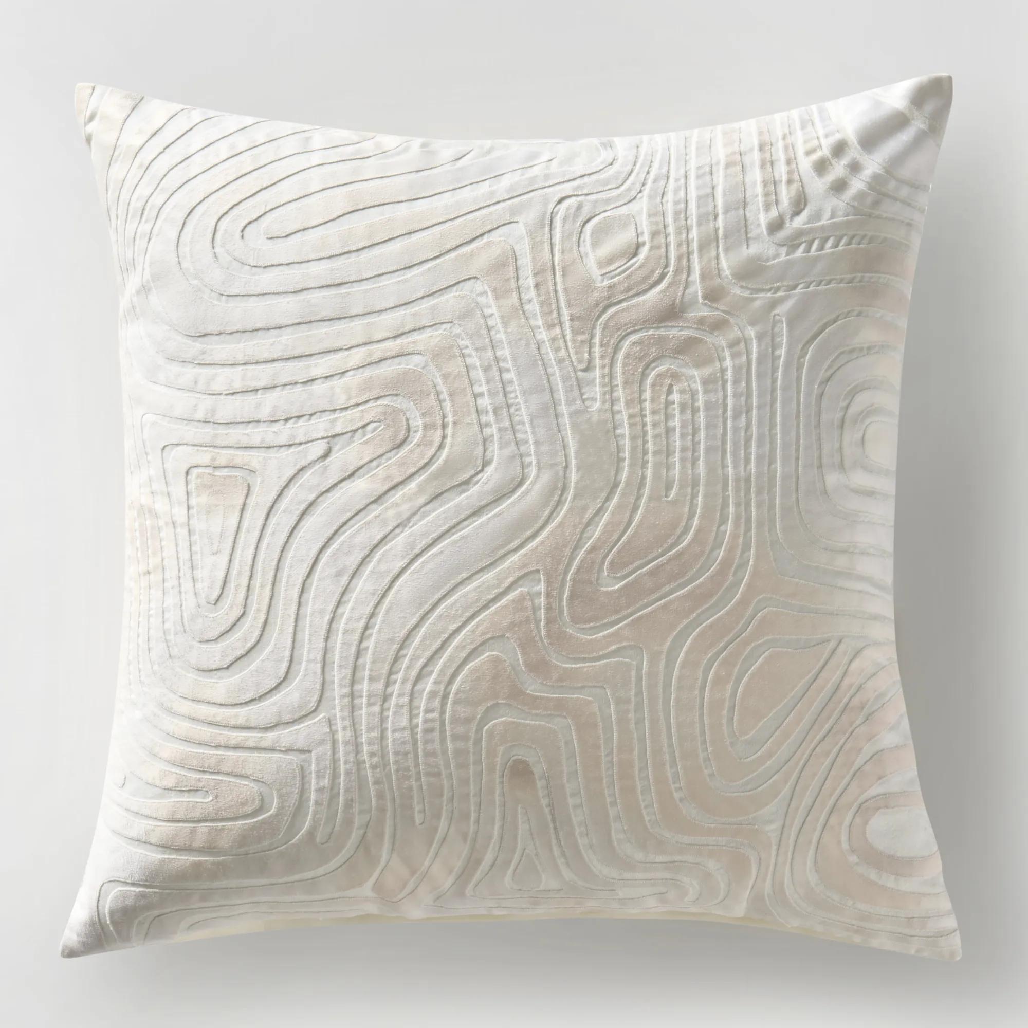 Cadence Pillow 22"