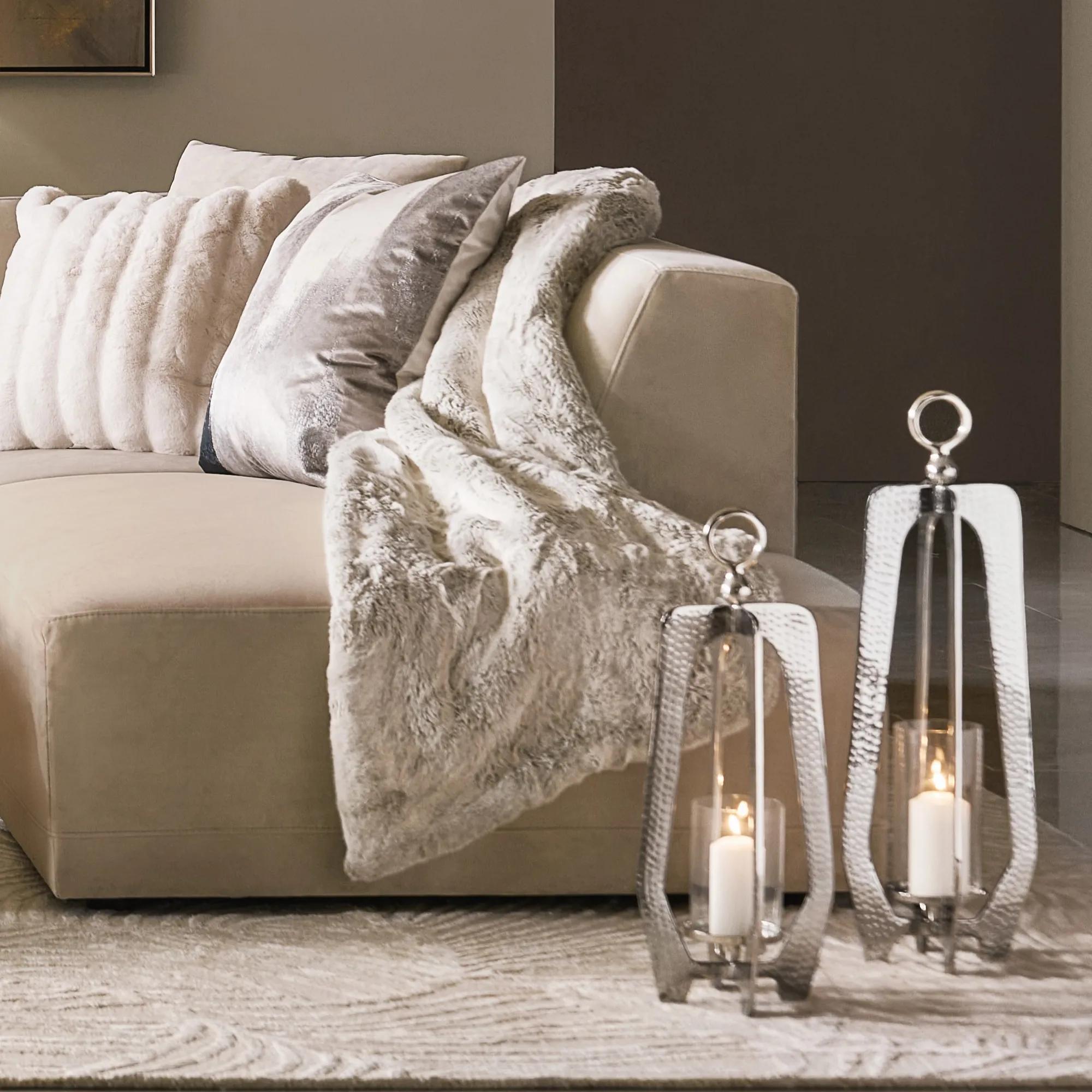 Chinchilla Throw - Grey