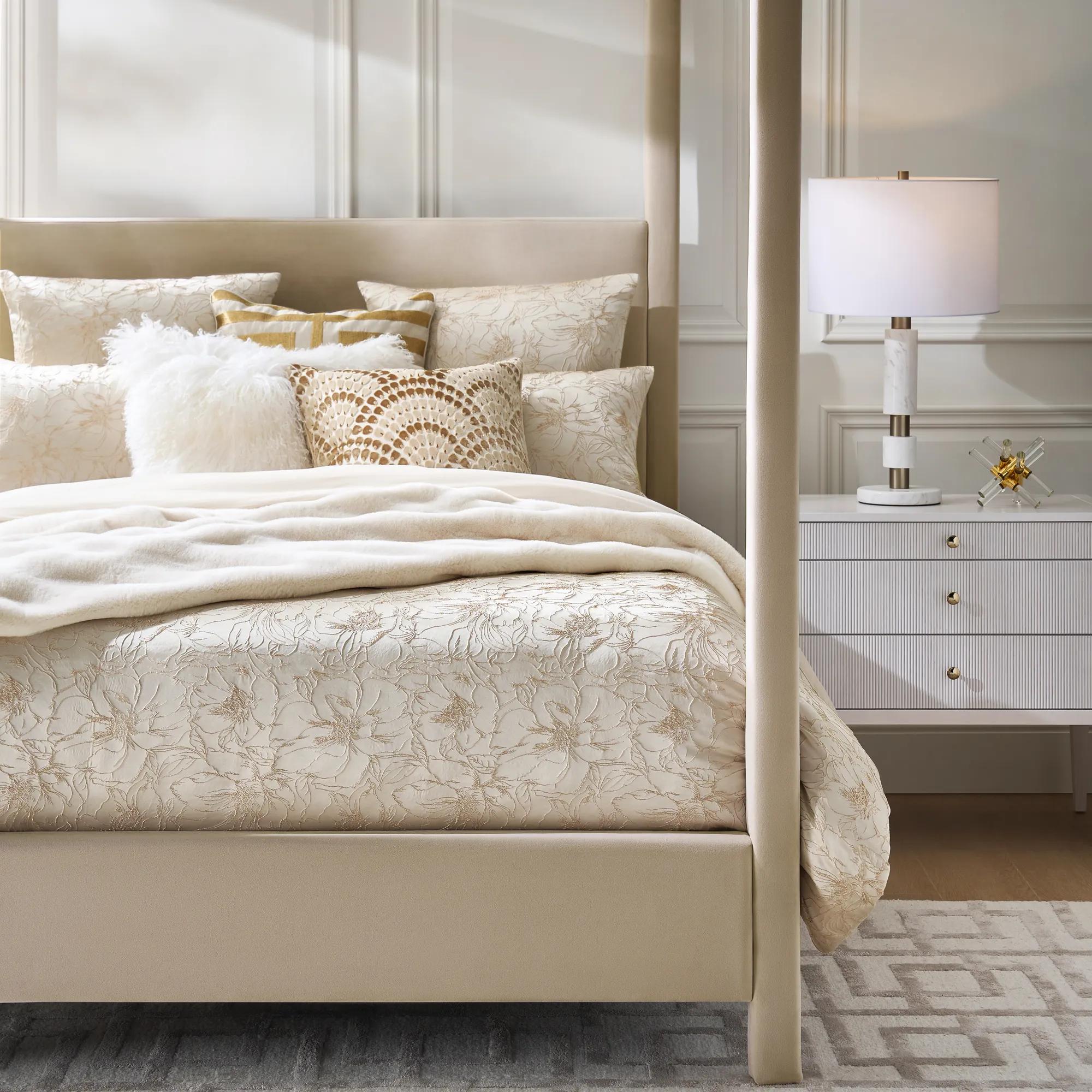 Déco Velvet Fan Pillow 22" - Gold/Blush