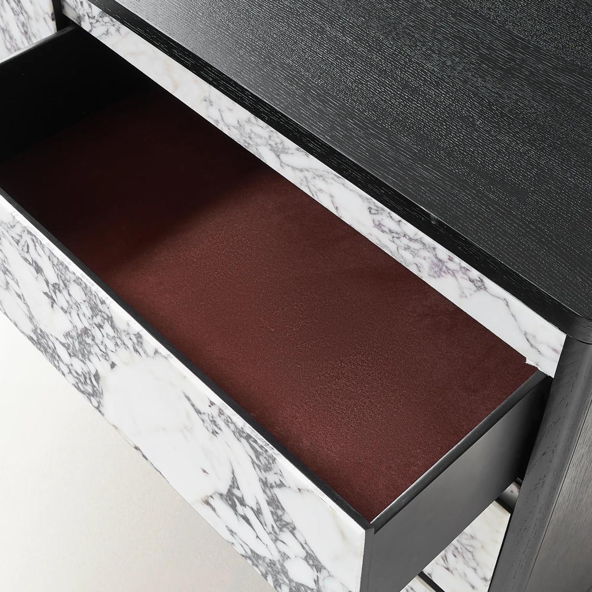 Vanta Wide Dresser