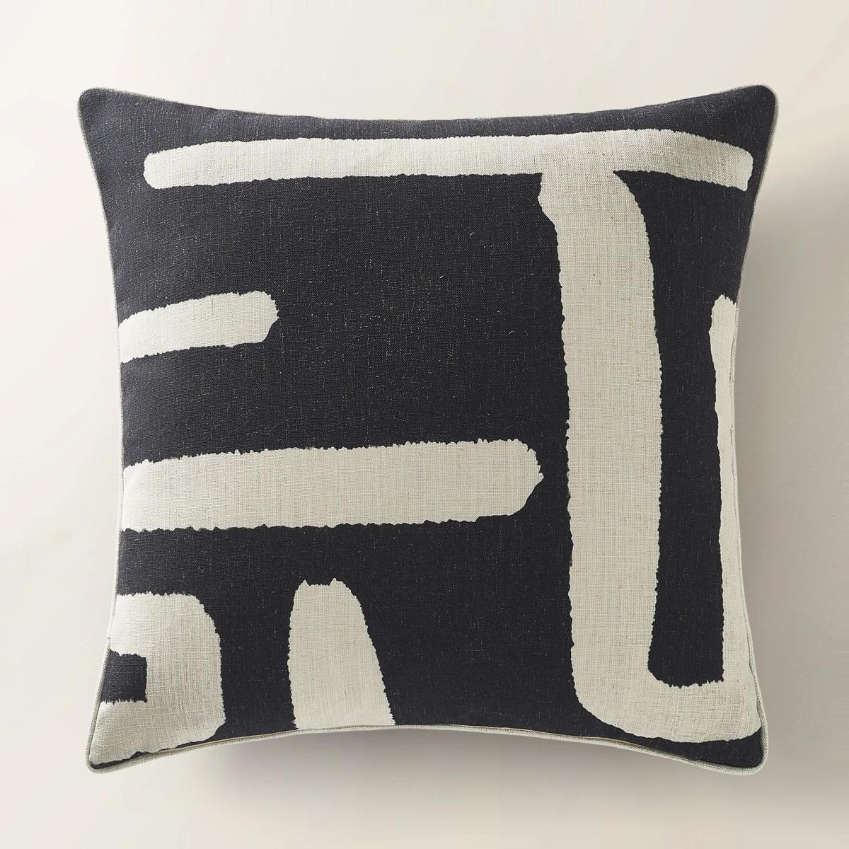 Rian Dual Side Pillow 22"