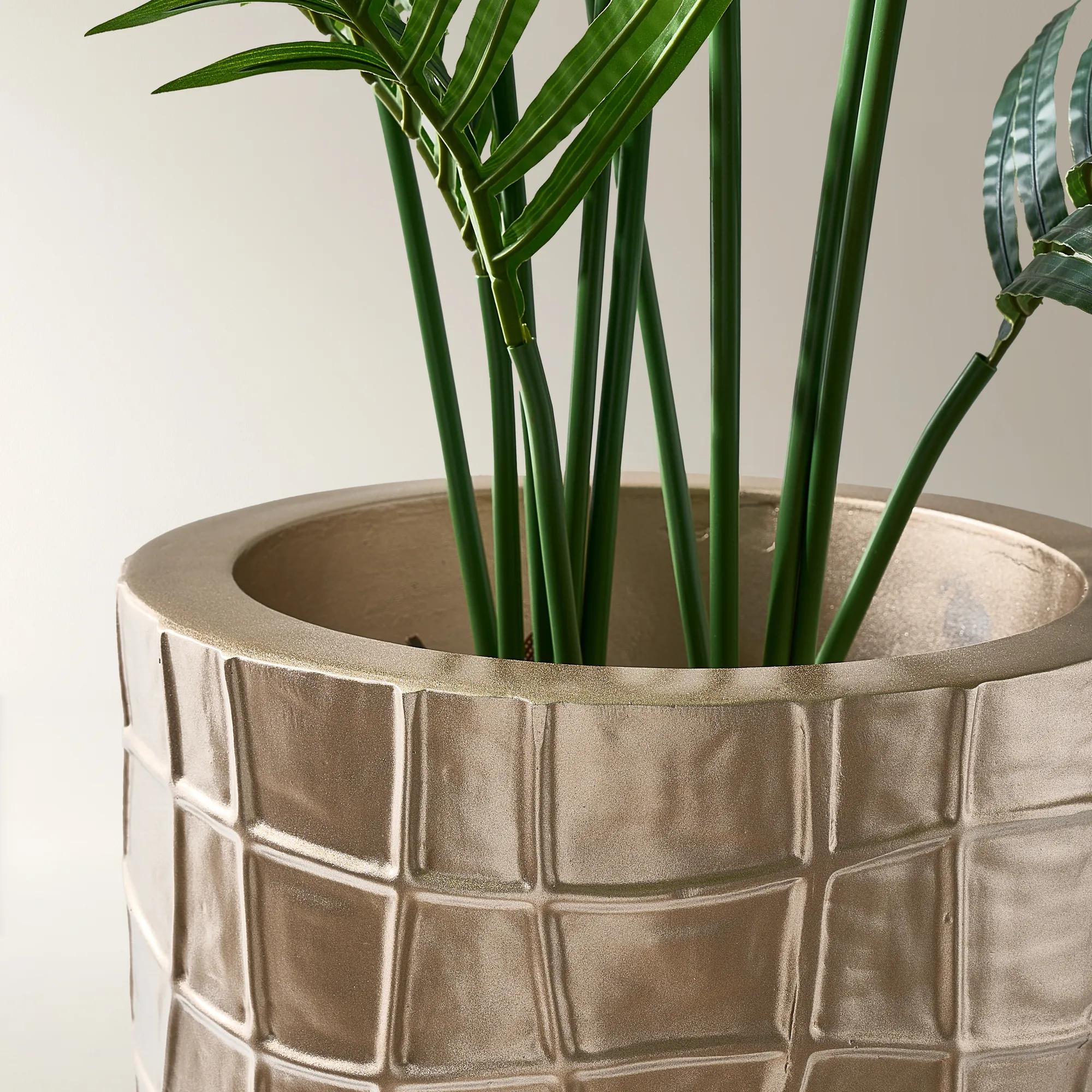 Luca Planter