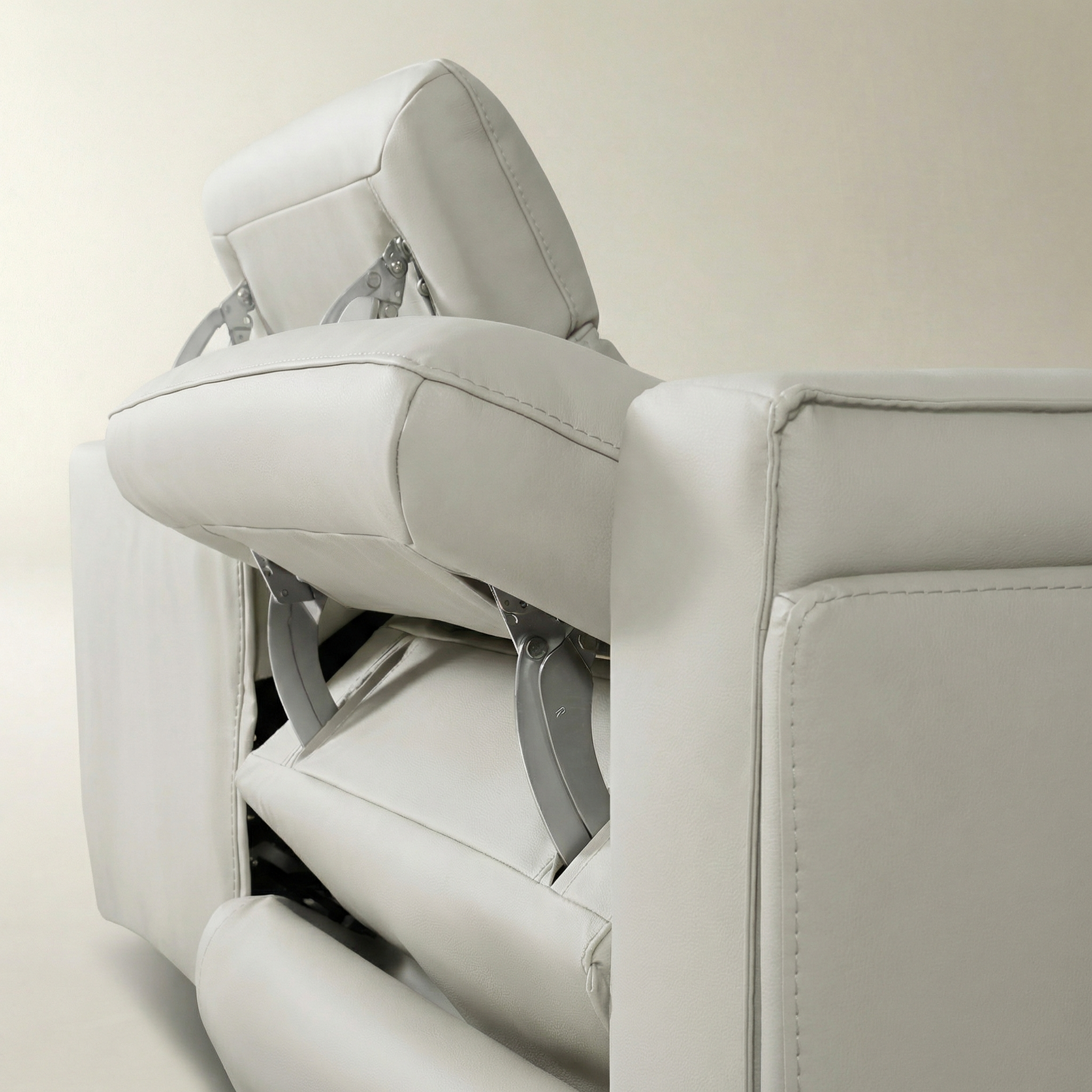 Terra 4-Piece Reclining Frost Leather Sectional With Left-Arm Chair
