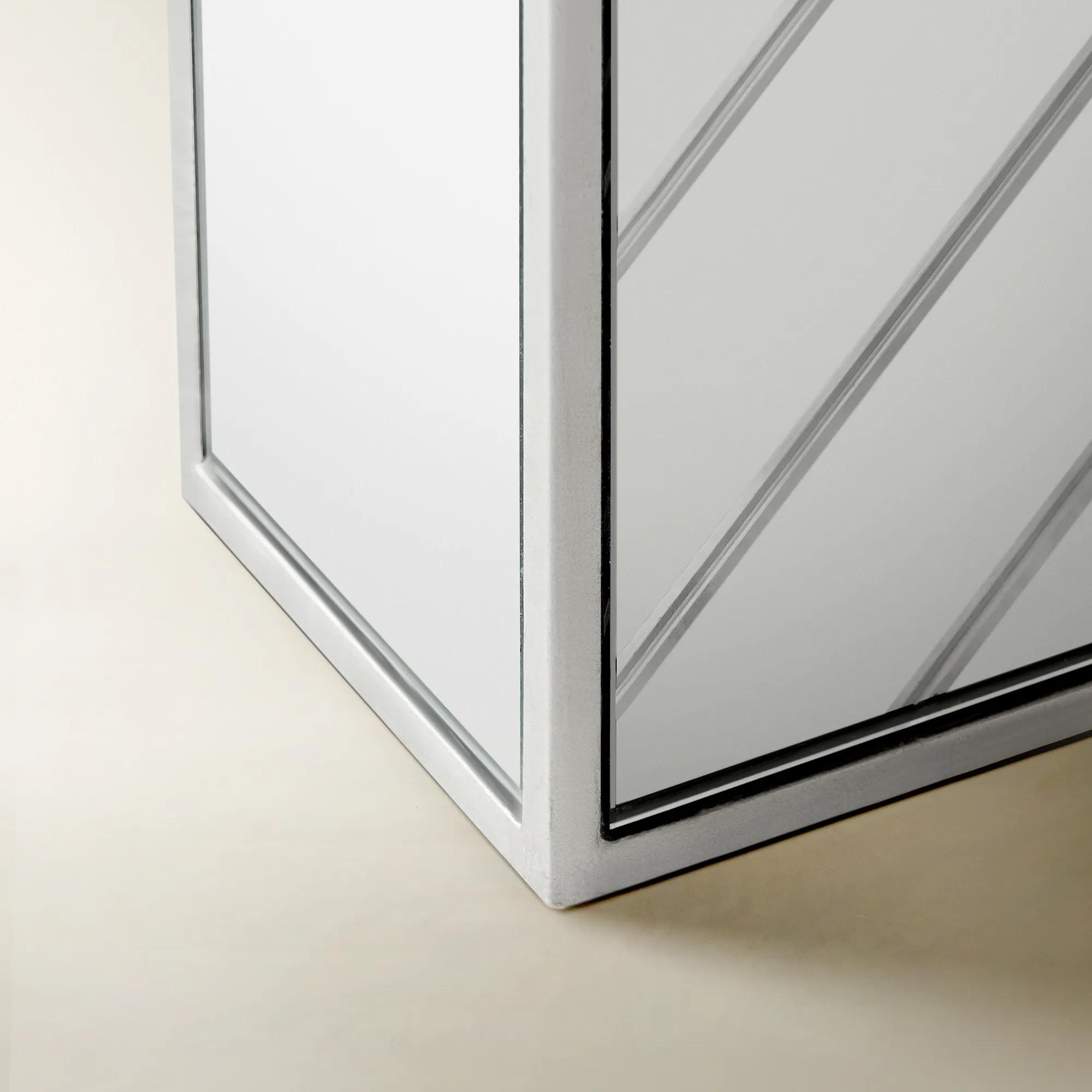 Glimmer Dining Table