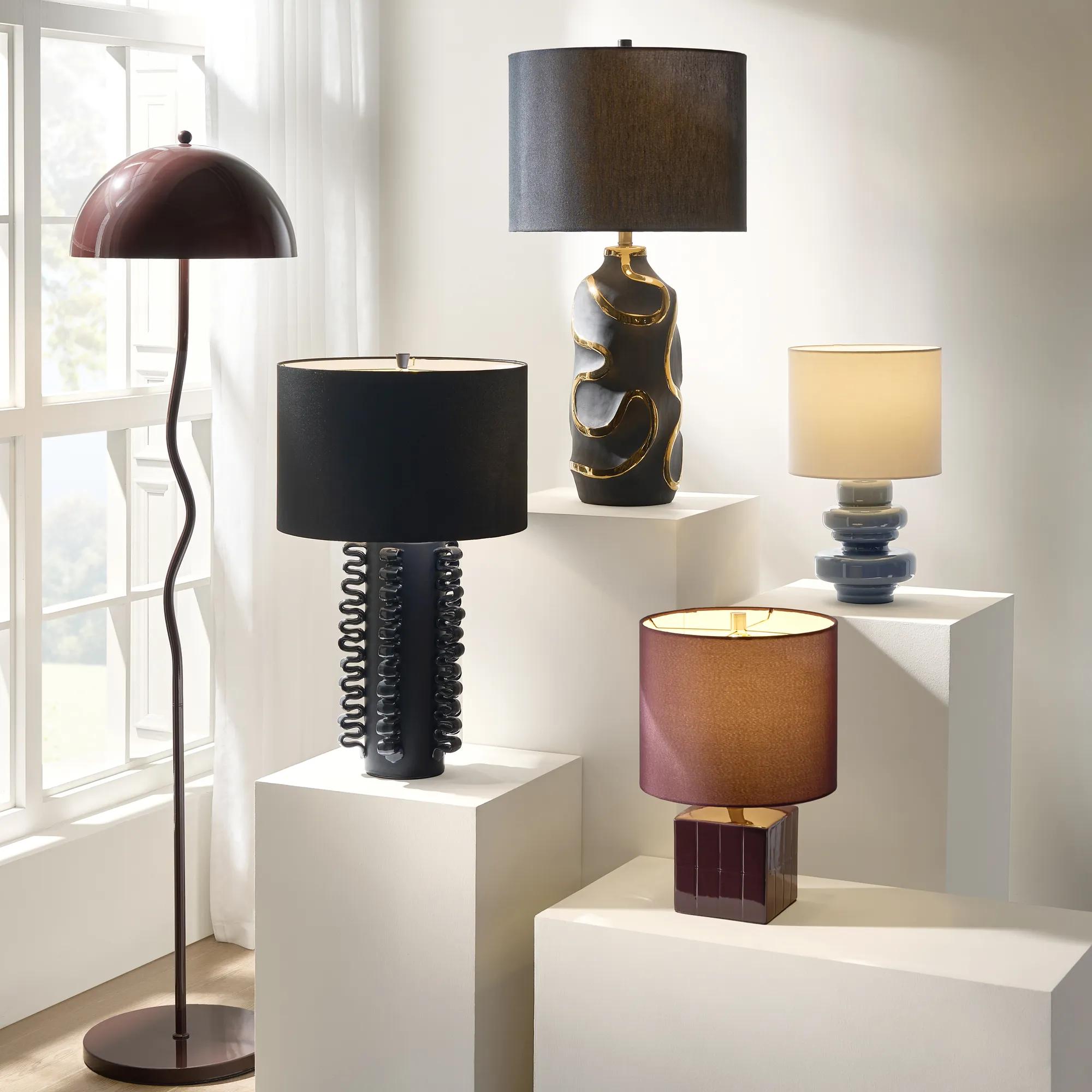 Anello Ceramic Ruffle Table Lamp 27" - Black