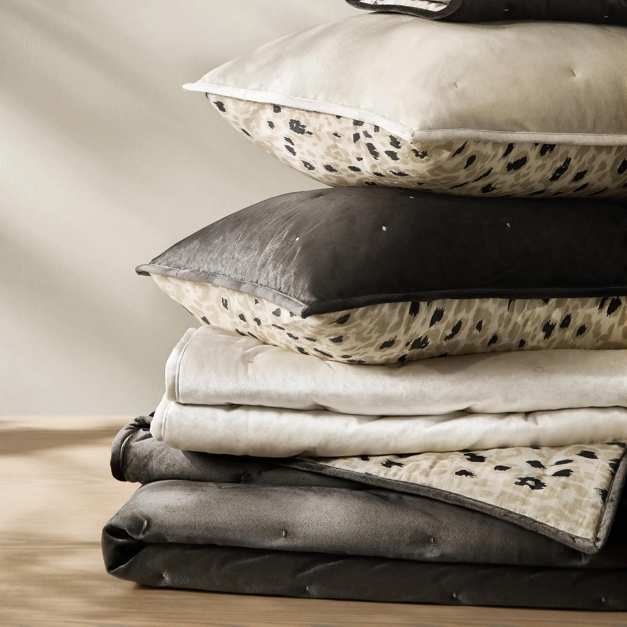 Nemera Reversible Velvet & Leopard Quilt Set - Alabaster/Leopard
