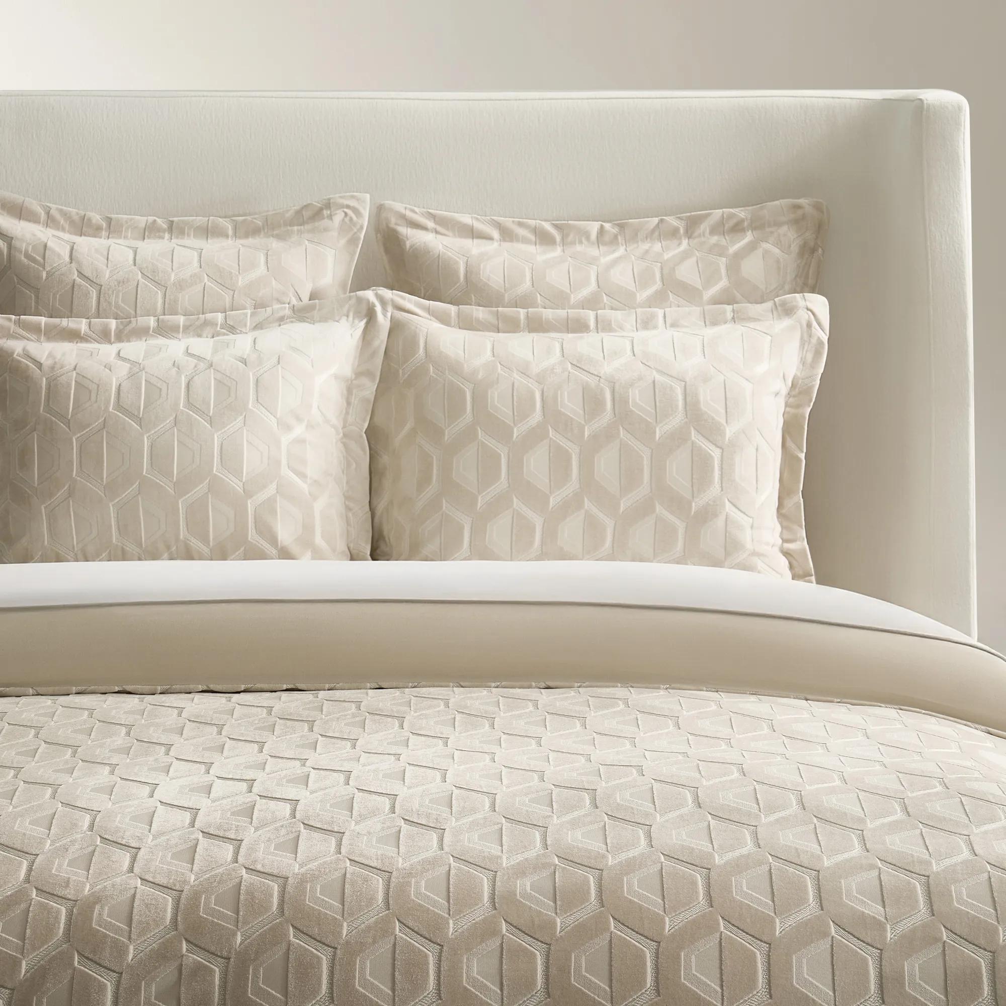 Cielo Cut Velvet Bedding Set - Alabaster