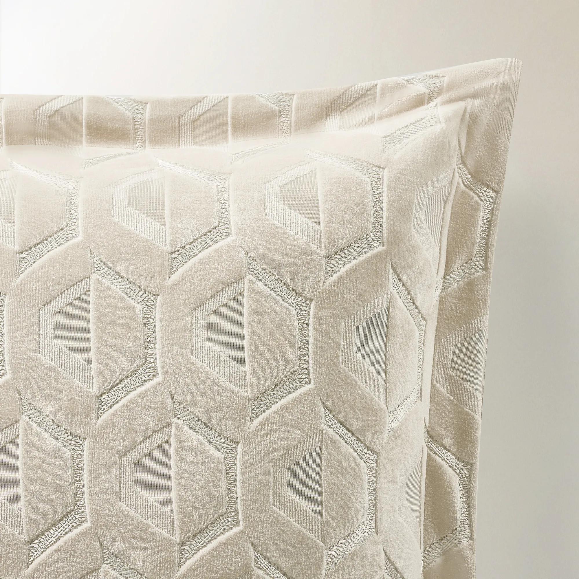 Cielo Cut Velvet Bedding Set - Alabaster