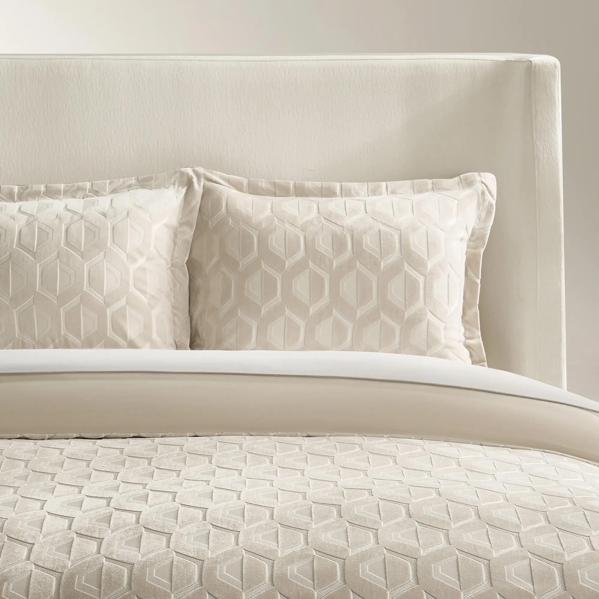 Cielo Cut Velvet Bedding Set - Alabaster