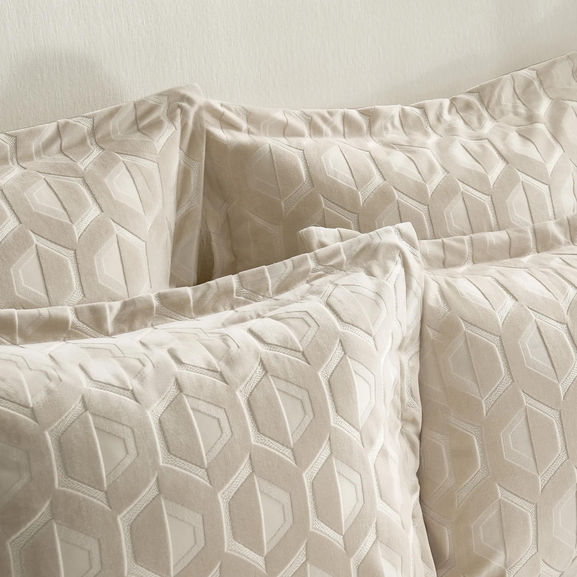 Cielo Cut Velvet Bedding Set - Alabaster