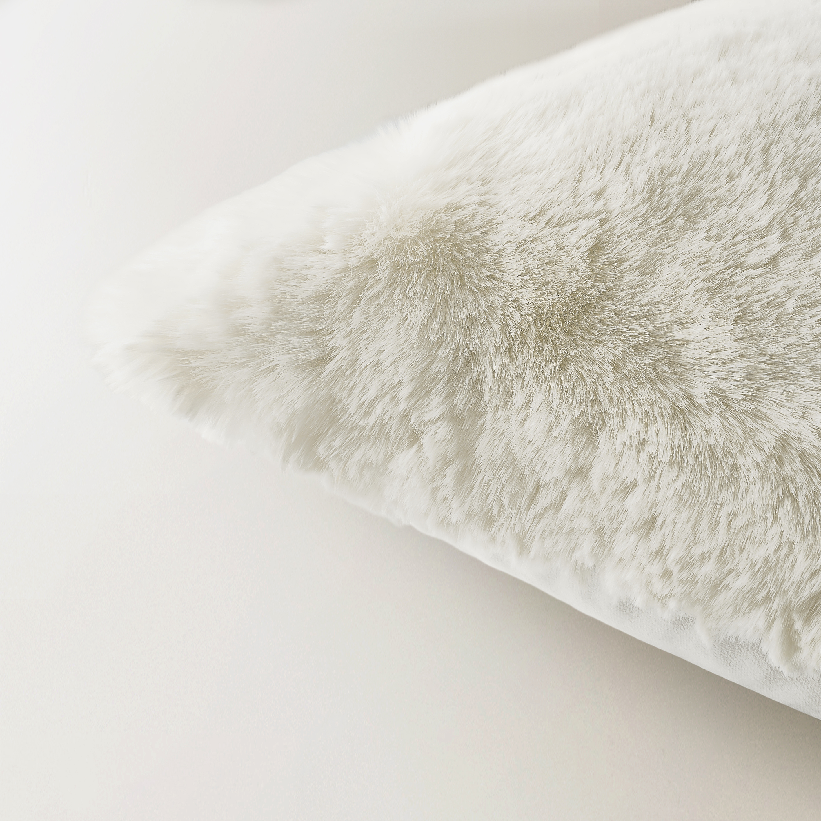 Shay Faux Fur Pillow 22" - Ivory