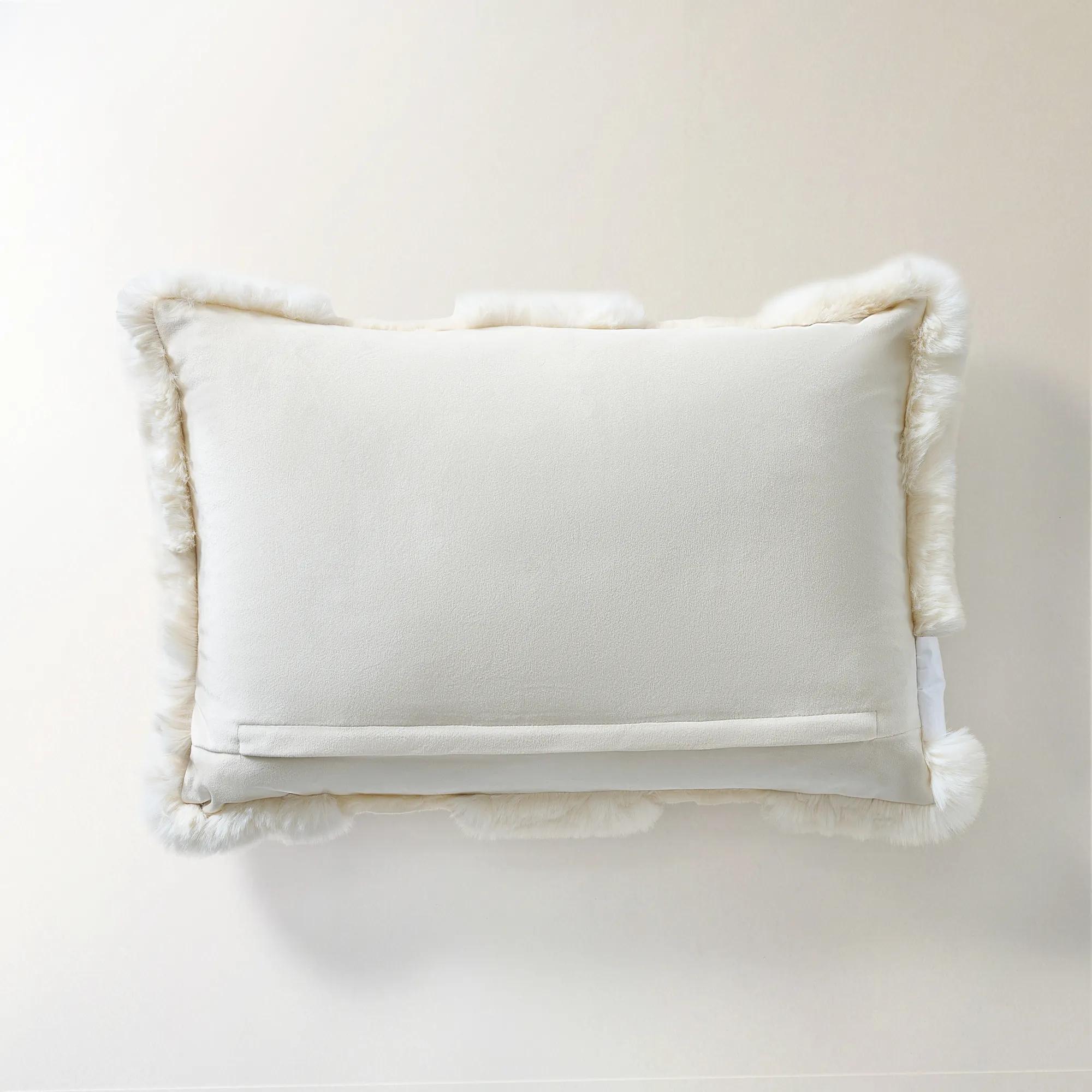 Peliz Fur Lumbar 20" x 14" - Ivory