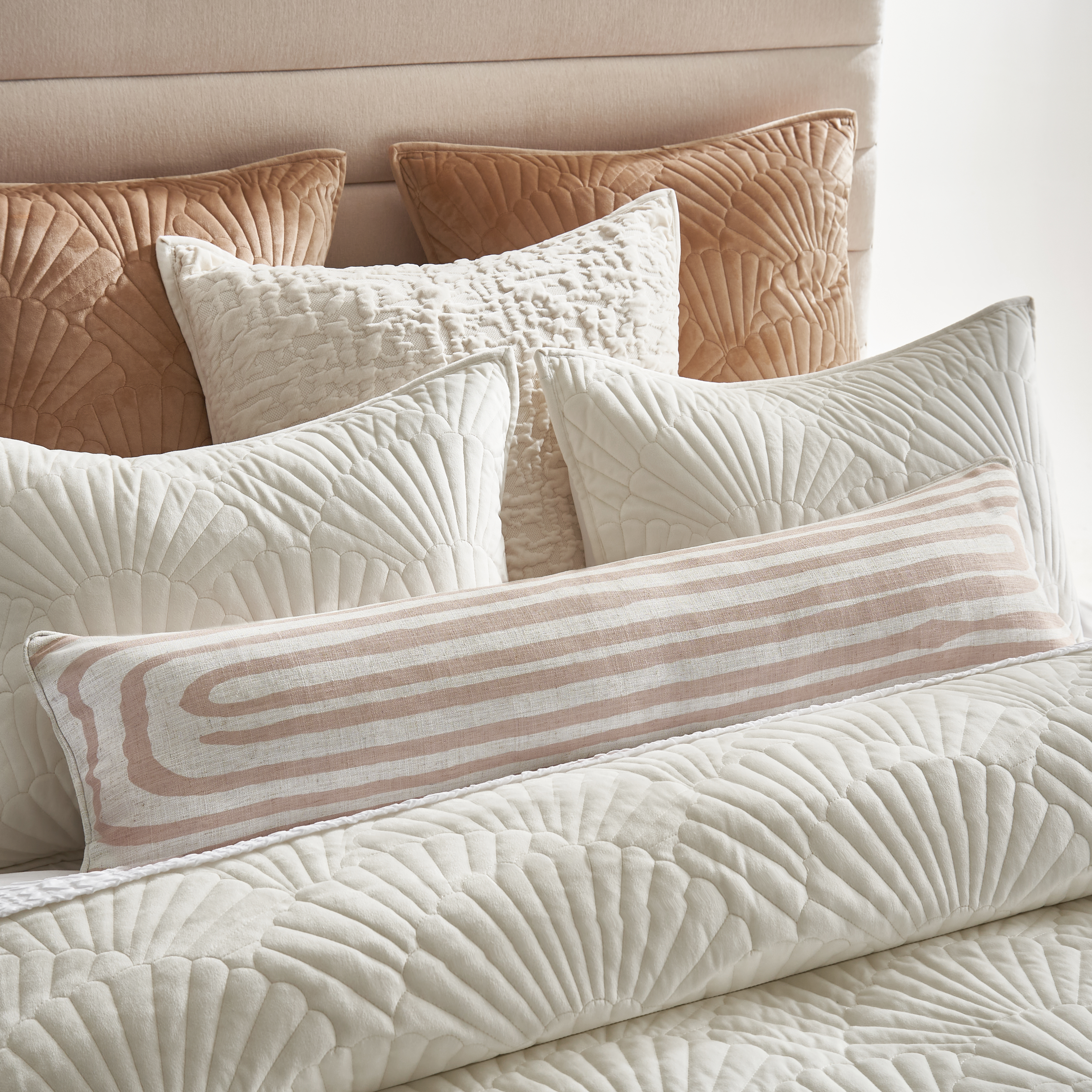 Fan Velvet Quilt Set - Ivory