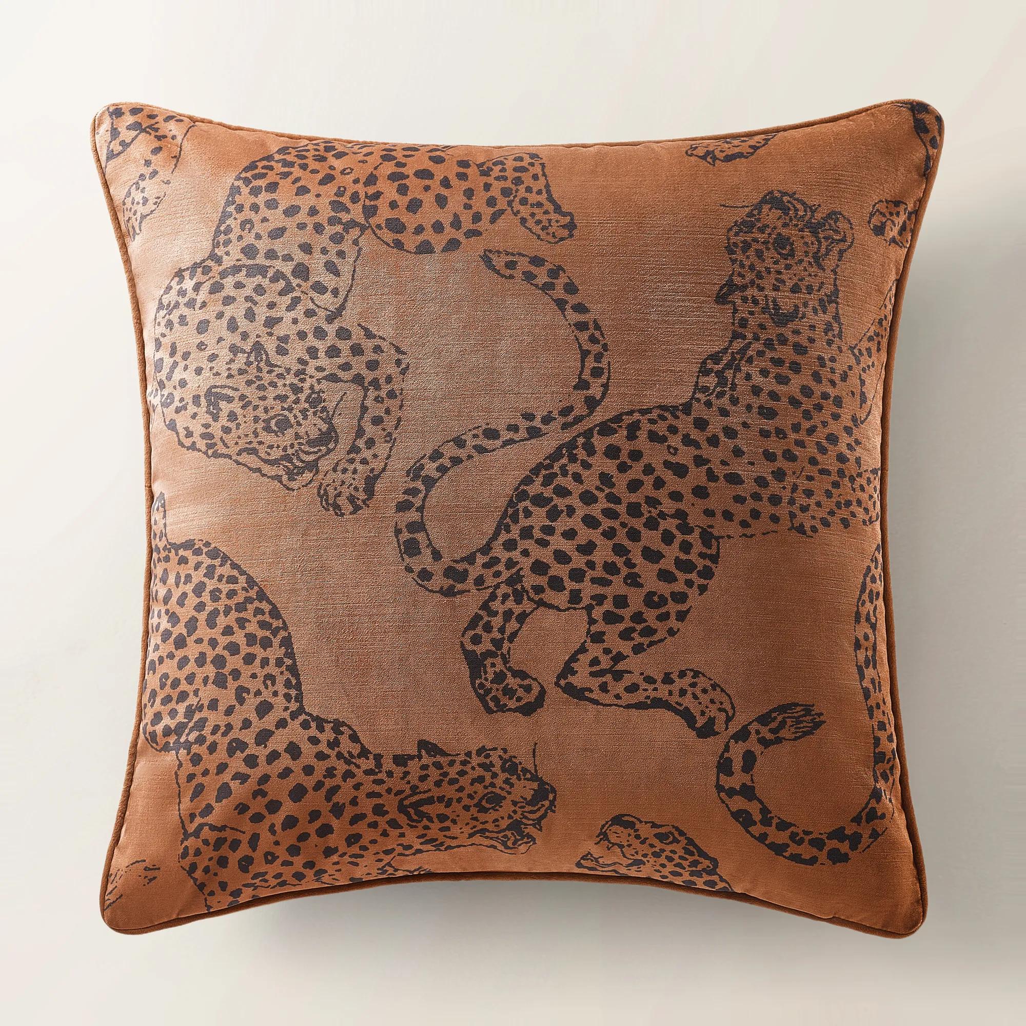Leopardi Dual Side Pillow 22"- Black/Rust