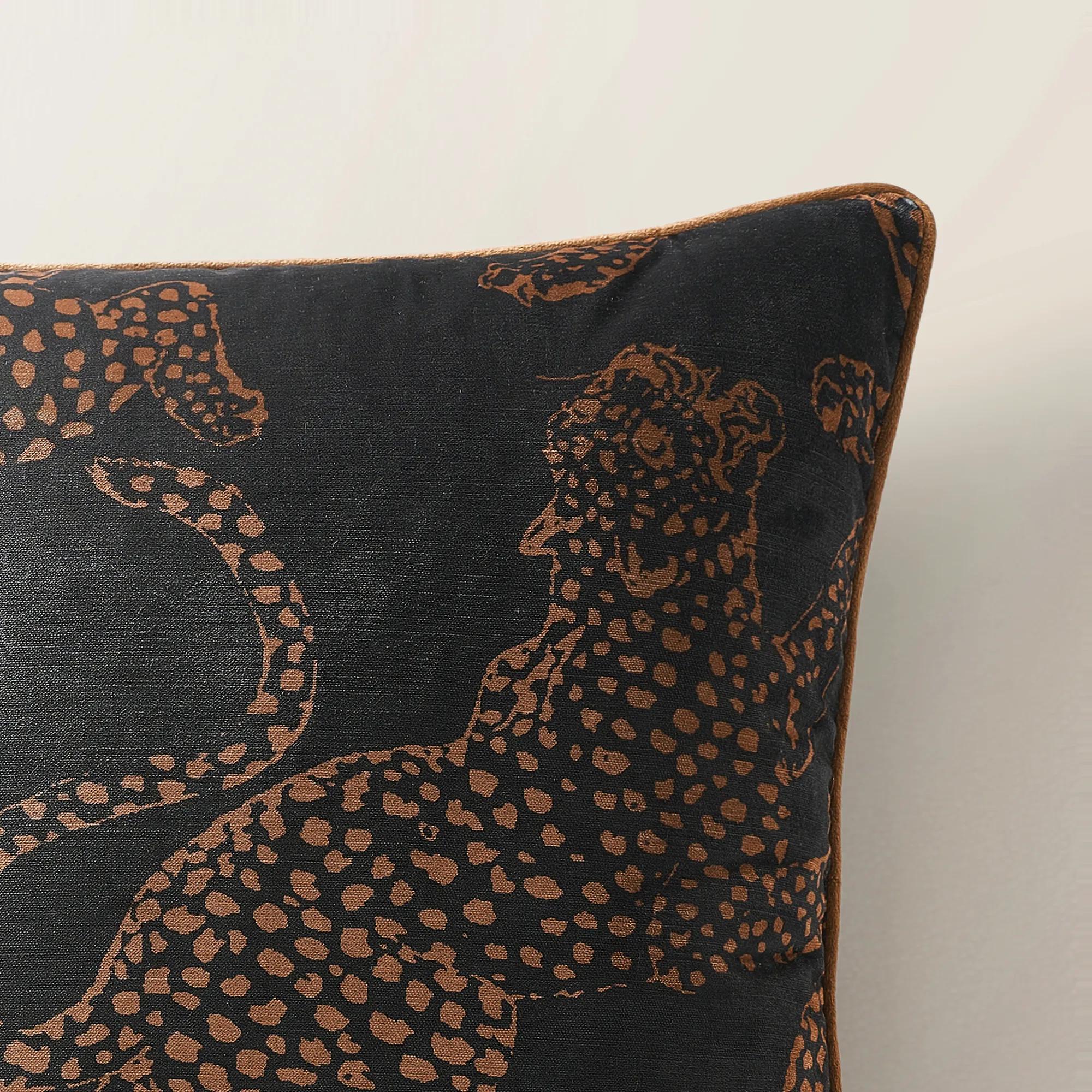 Leopardi Dual Side Pillow 22"- Black/Rust