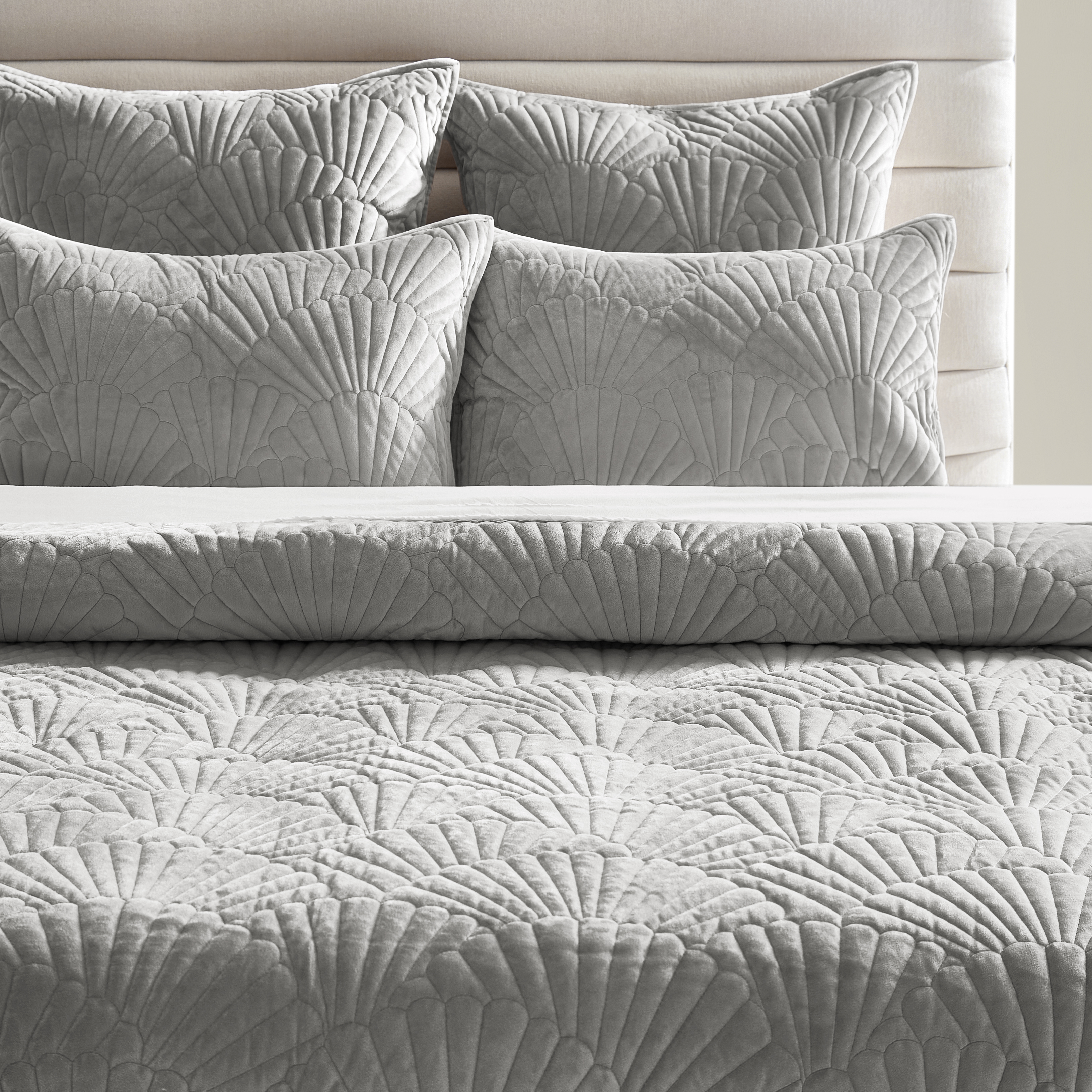 Fan Velvet Quilt Set - Smoke Grey