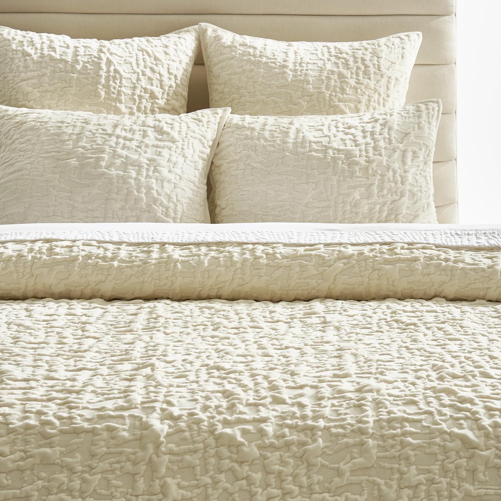 Madera Ivory Textured Velvet Bedding Set