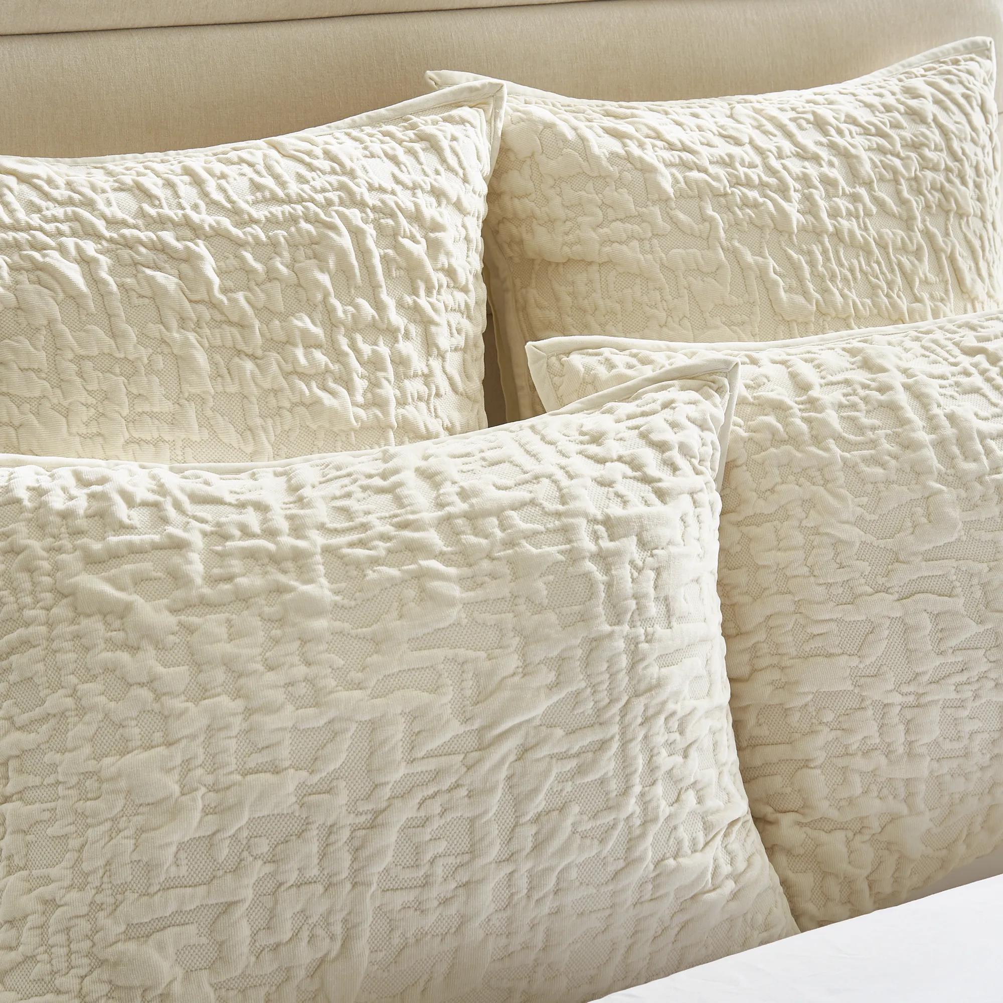 Madera Ivory Textured Velvet Bedding Set
