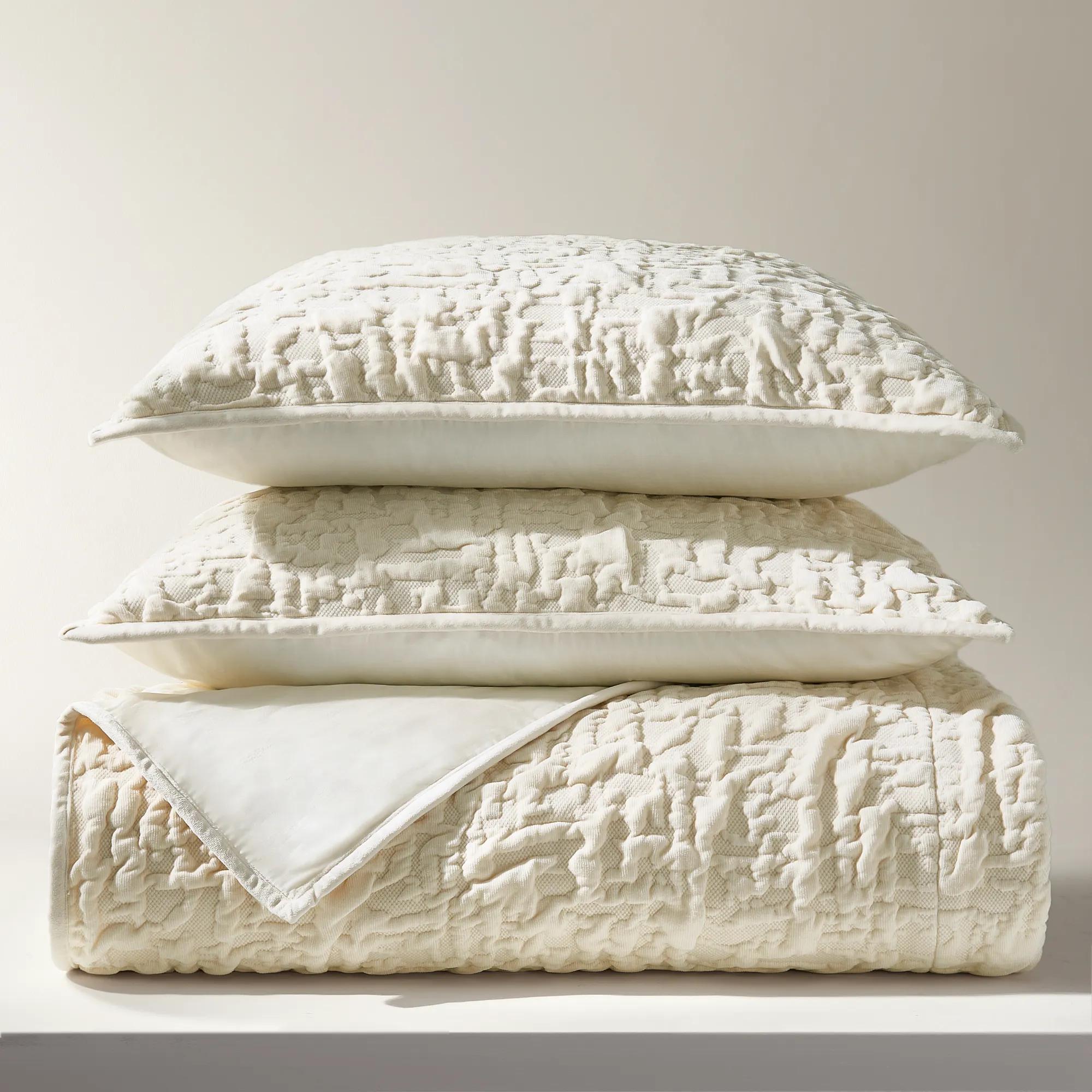Madera Ivory Textured Velvet Bedding Set