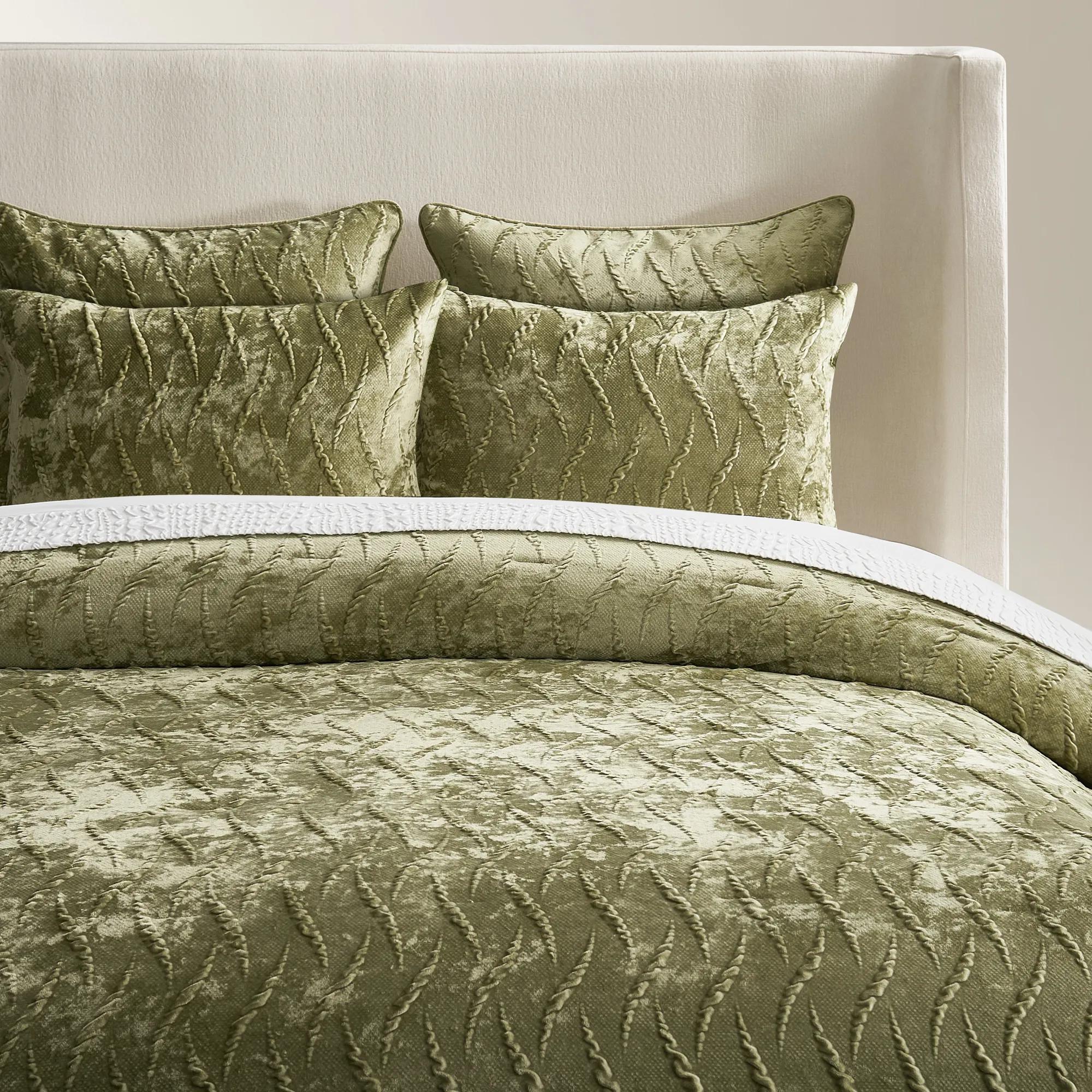 Eve Textured Velvet Quilt Set - Pistachio