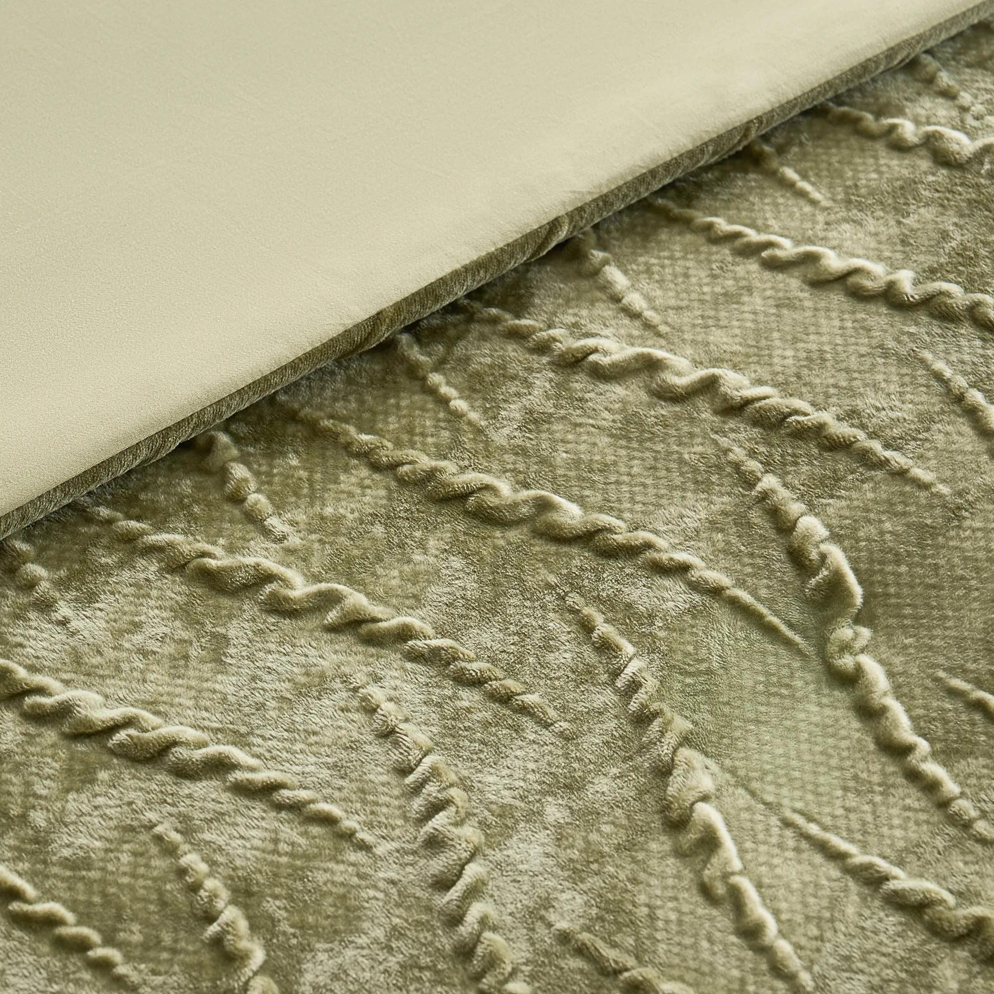 Eve Textured Velvet Quilt Set - Pistachio