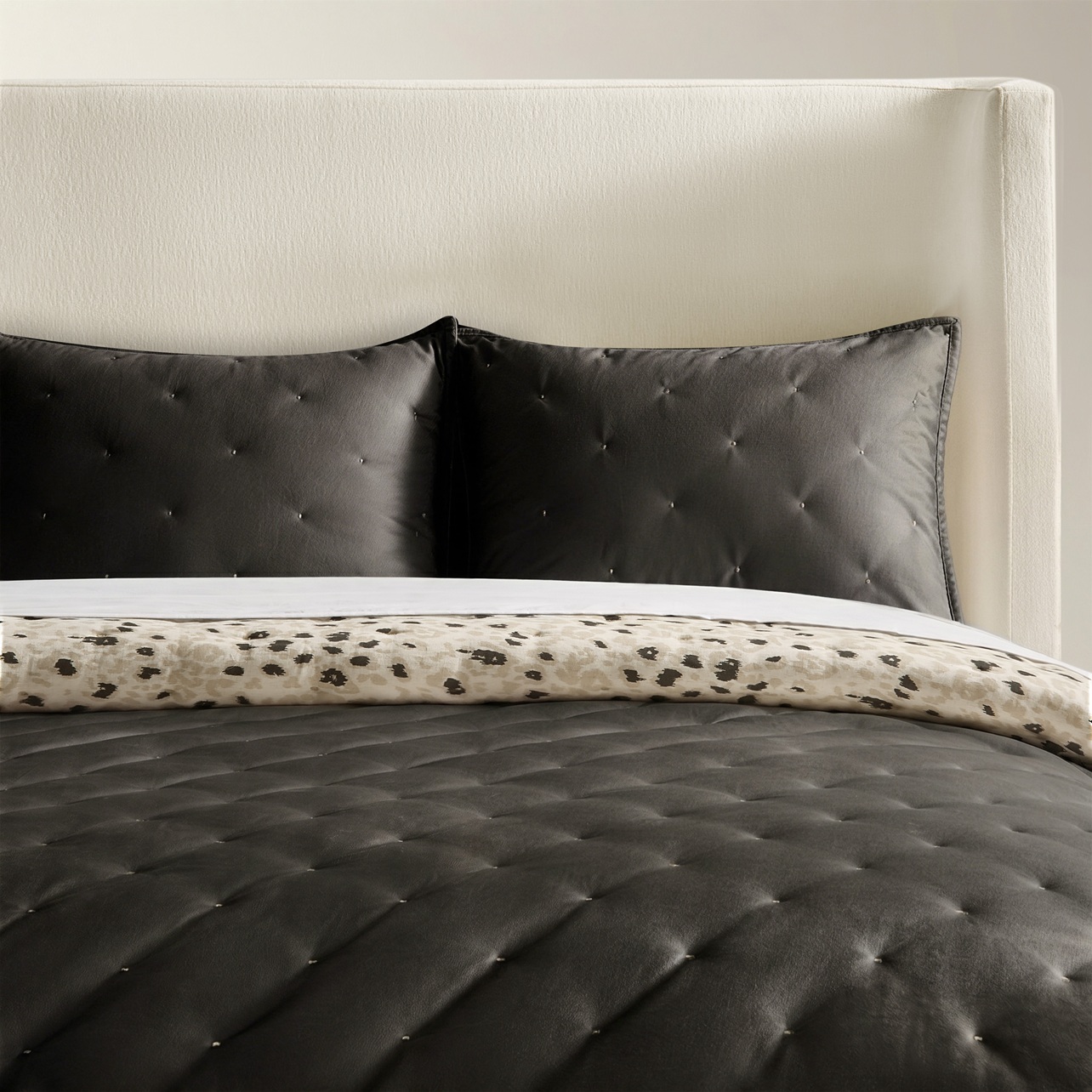 Nemera Reversible Velvet & Leopard Quilt Set - Graphite/Leopard