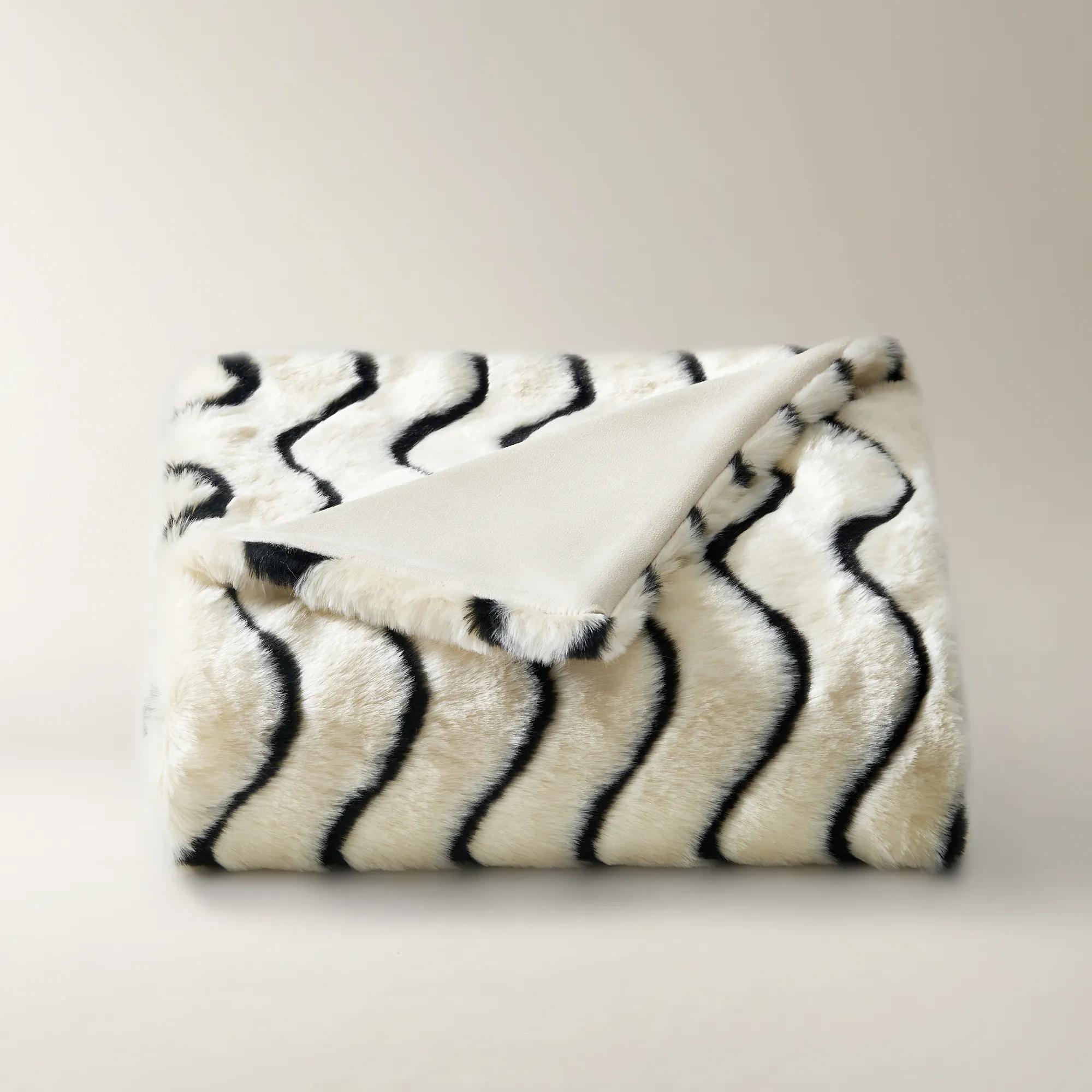 Dosia Wave Throw 50" x 60"