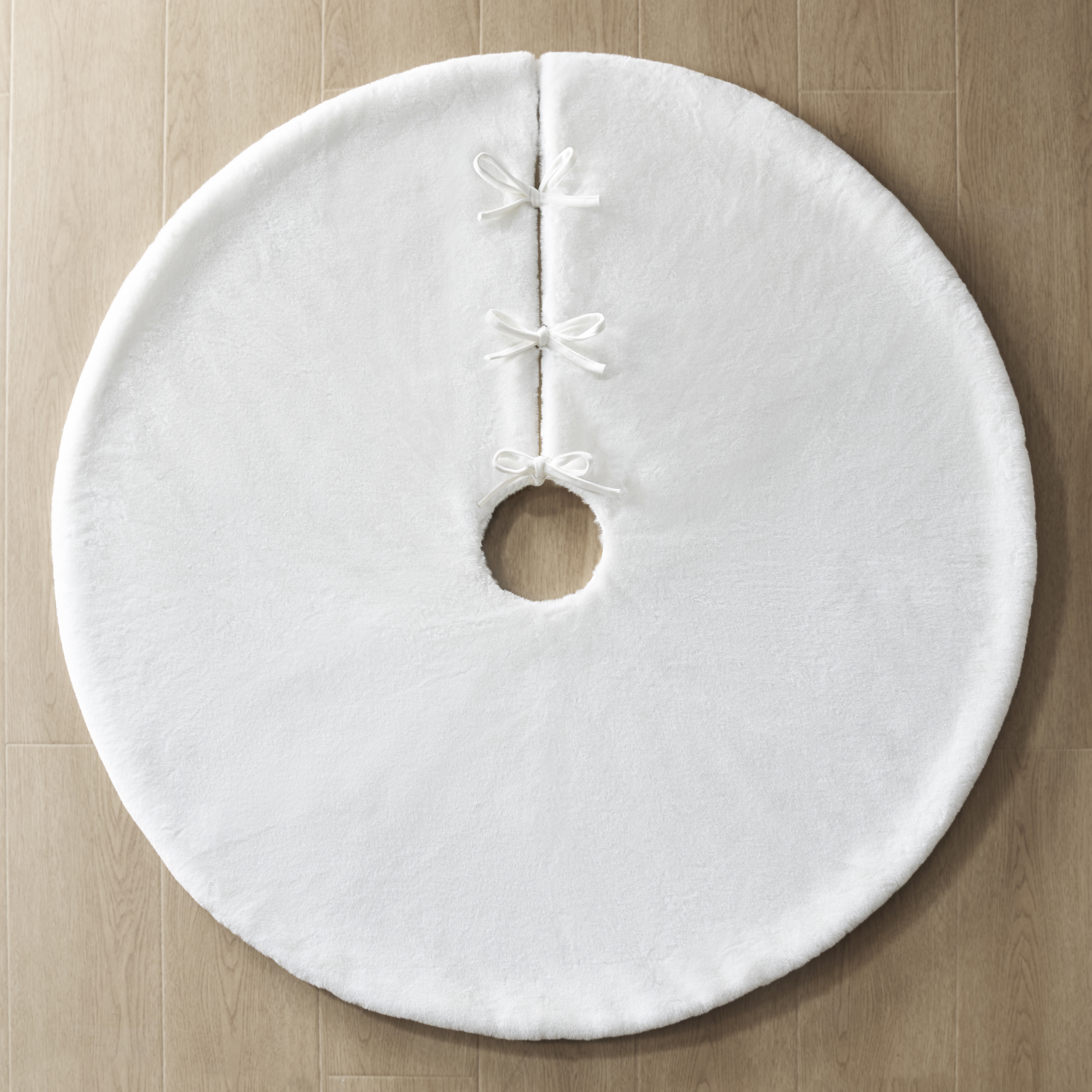 Faux Fur Tree Skirt 48" - White