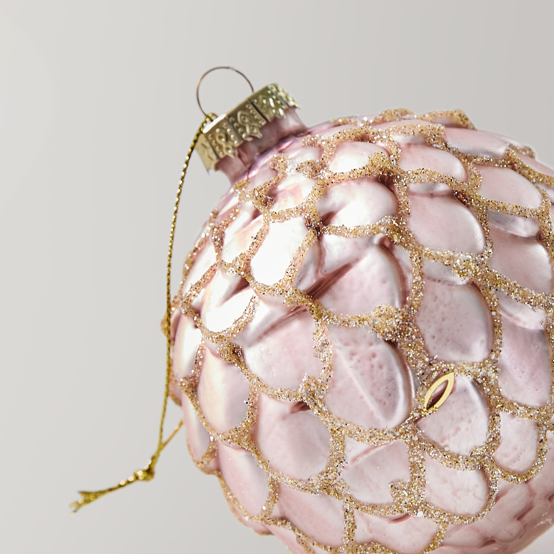 Glittered Scallop Ornament - Set of 4