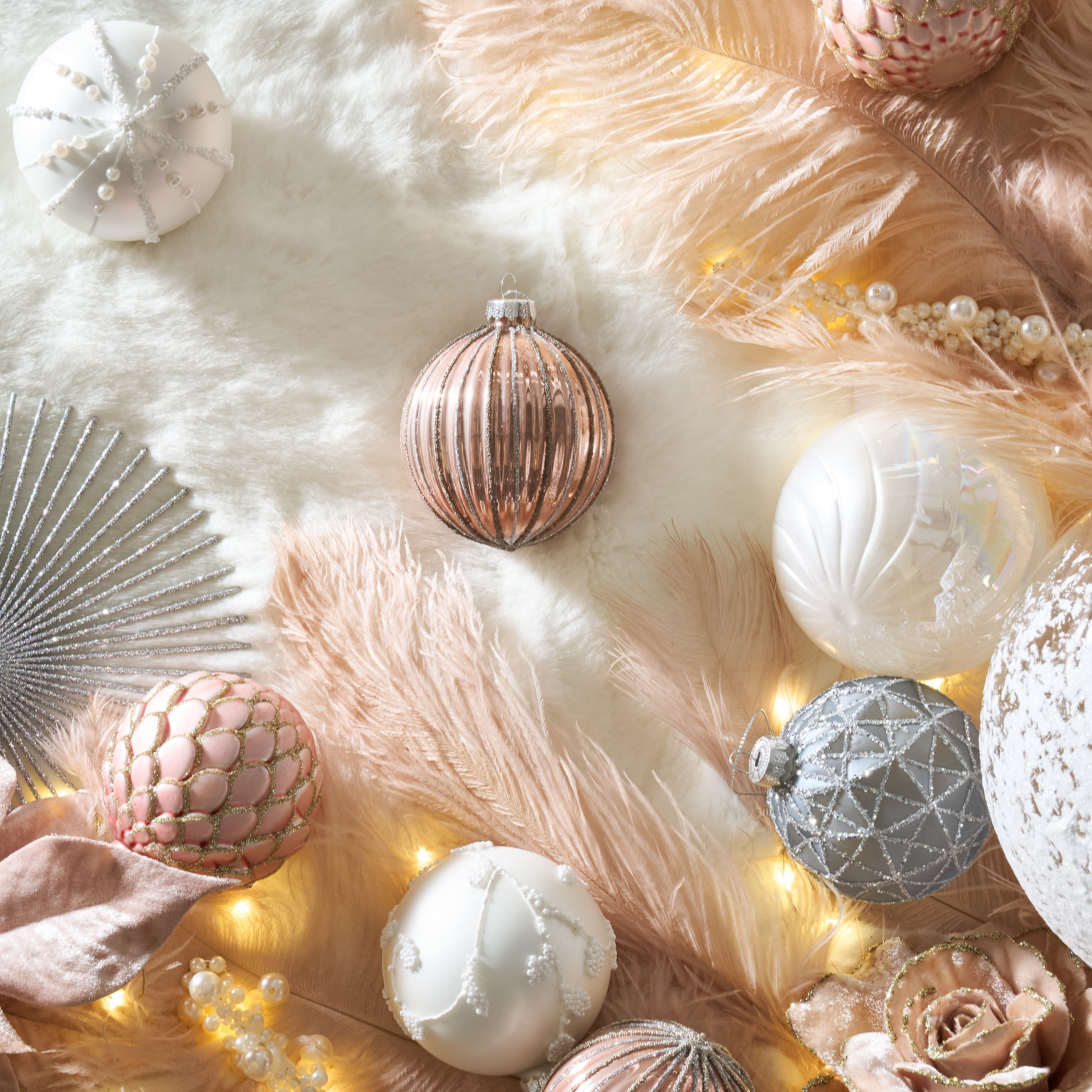 Glittered Scallop Ornament - Set of 4