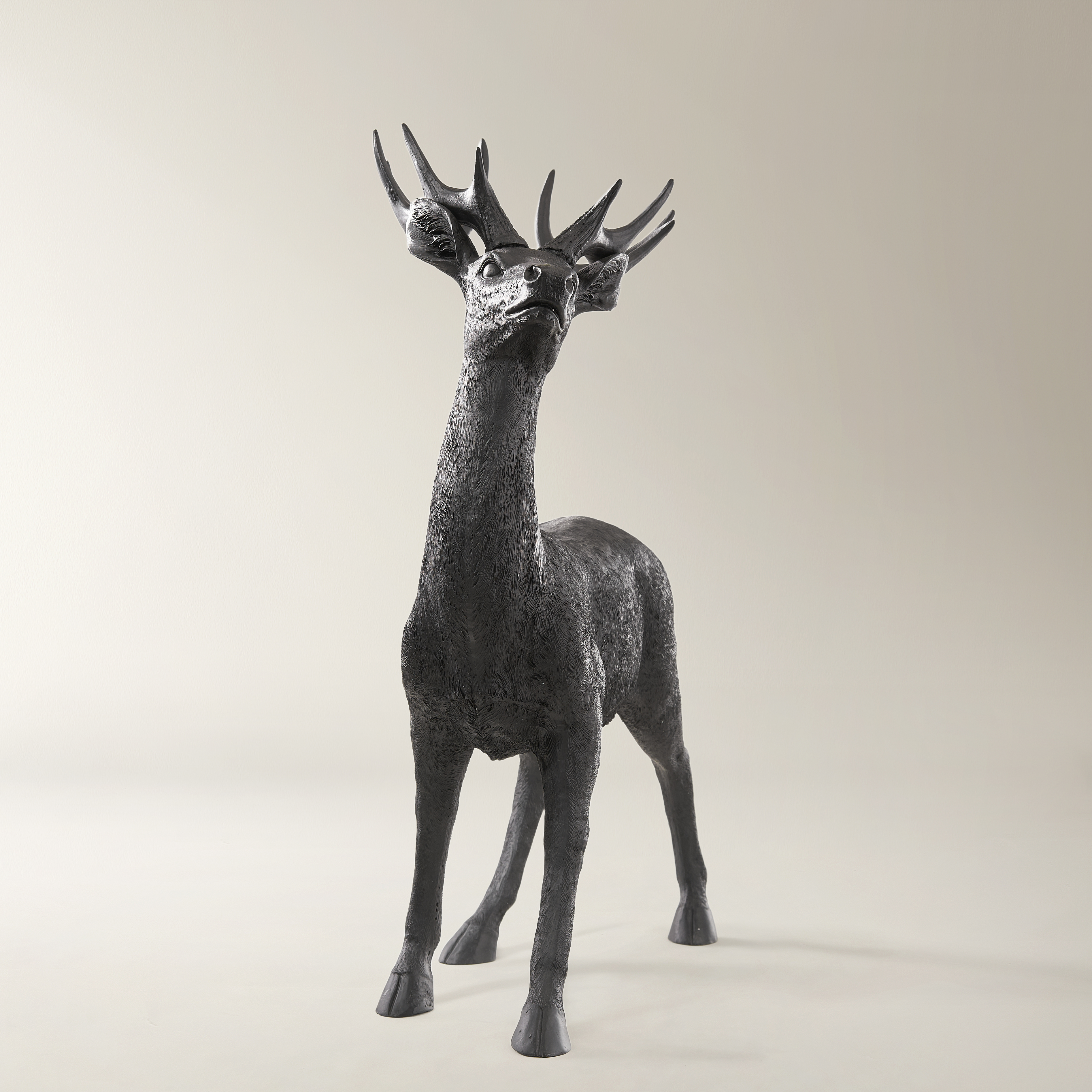 Majestic Deer Black - 22