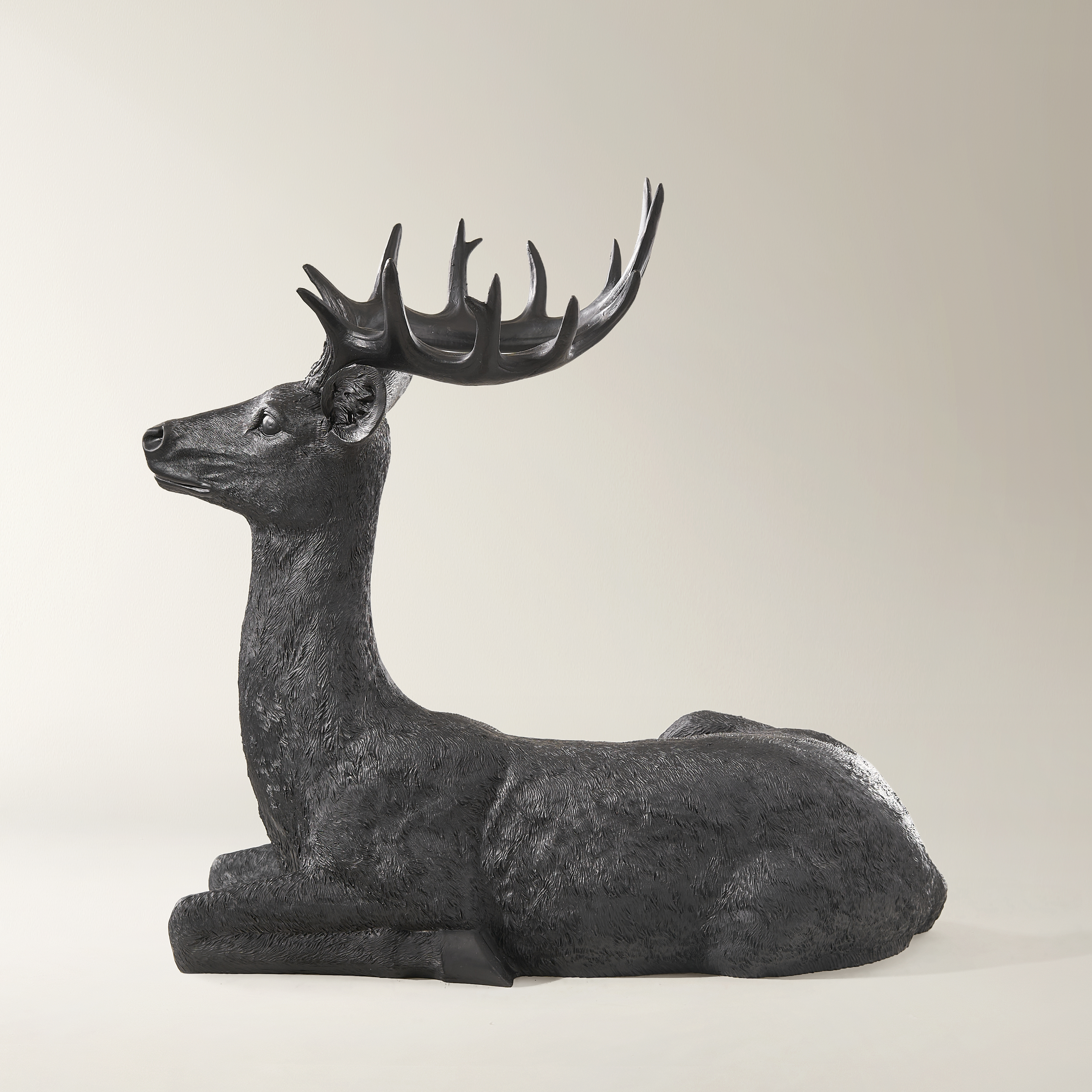 Majestic Deer Black - 22