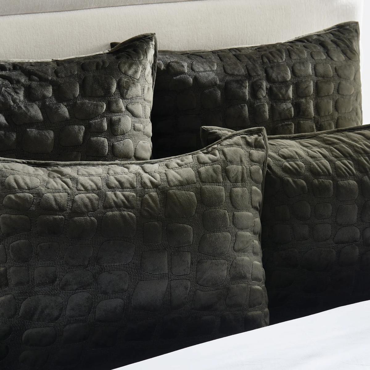 Valen Velvet Quilt Set - Black