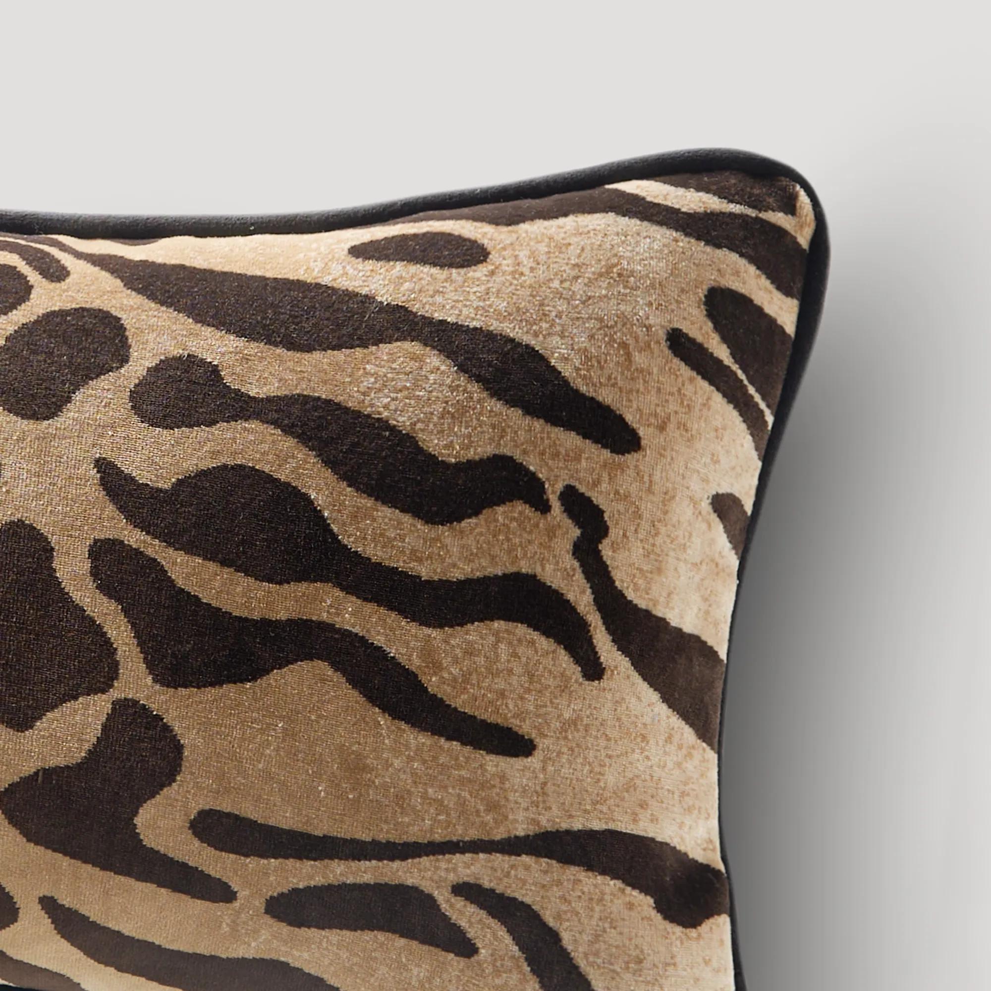 Bronze Tiger Lumbar 12" X 20"