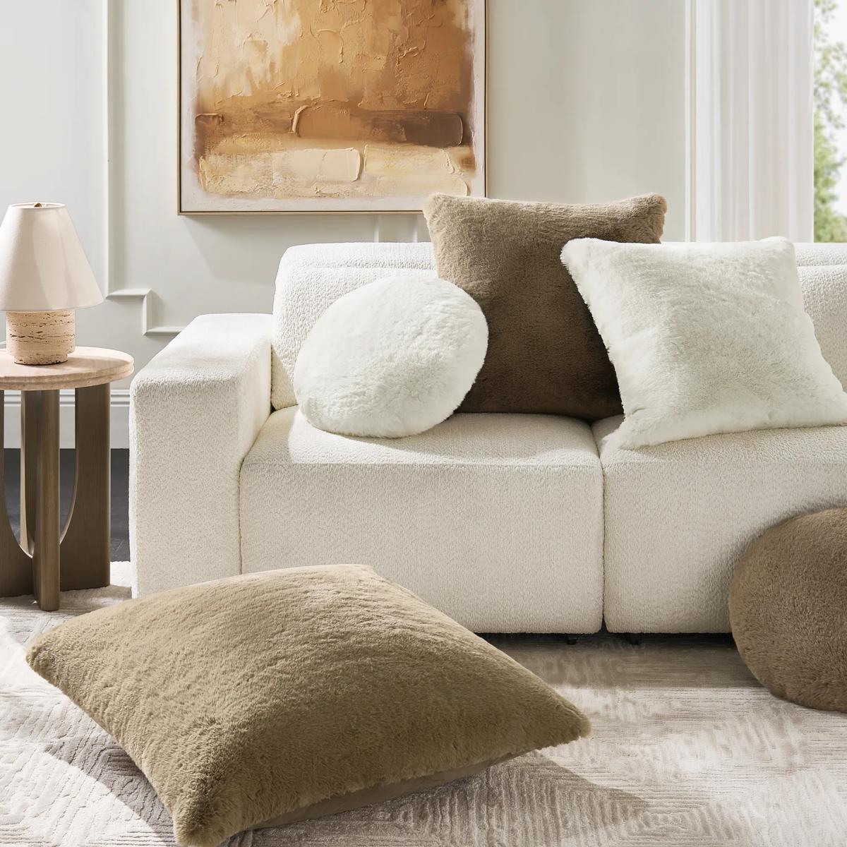 Shay Faux Fur Round Pillow 18" - Ivory