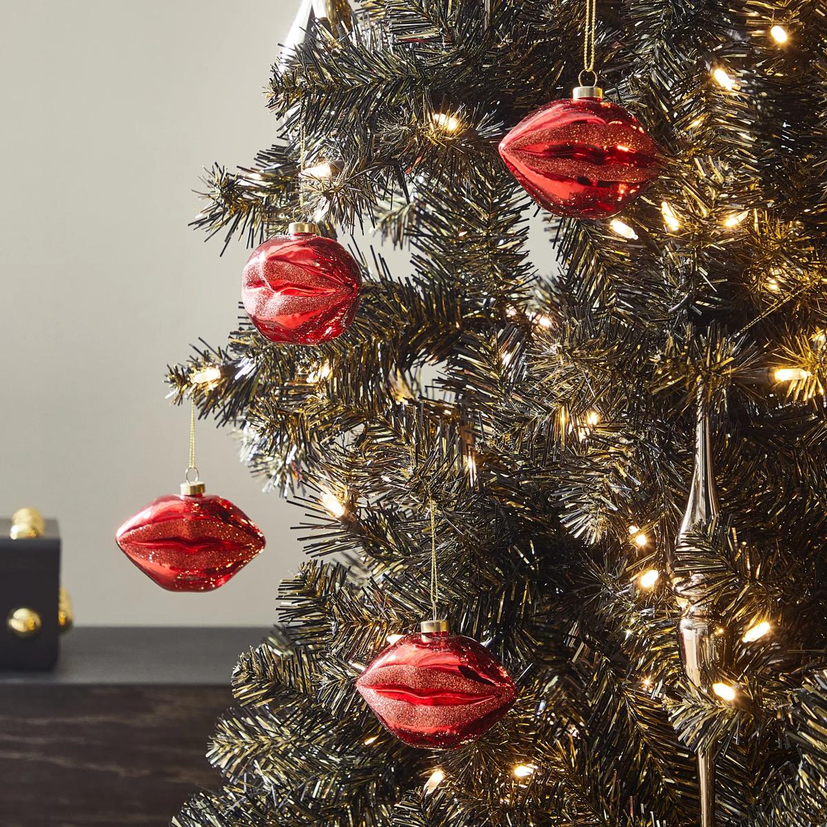 Red Lips Ornament - Set of 4