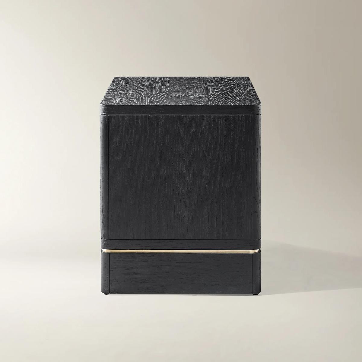 Vanta Nightstand