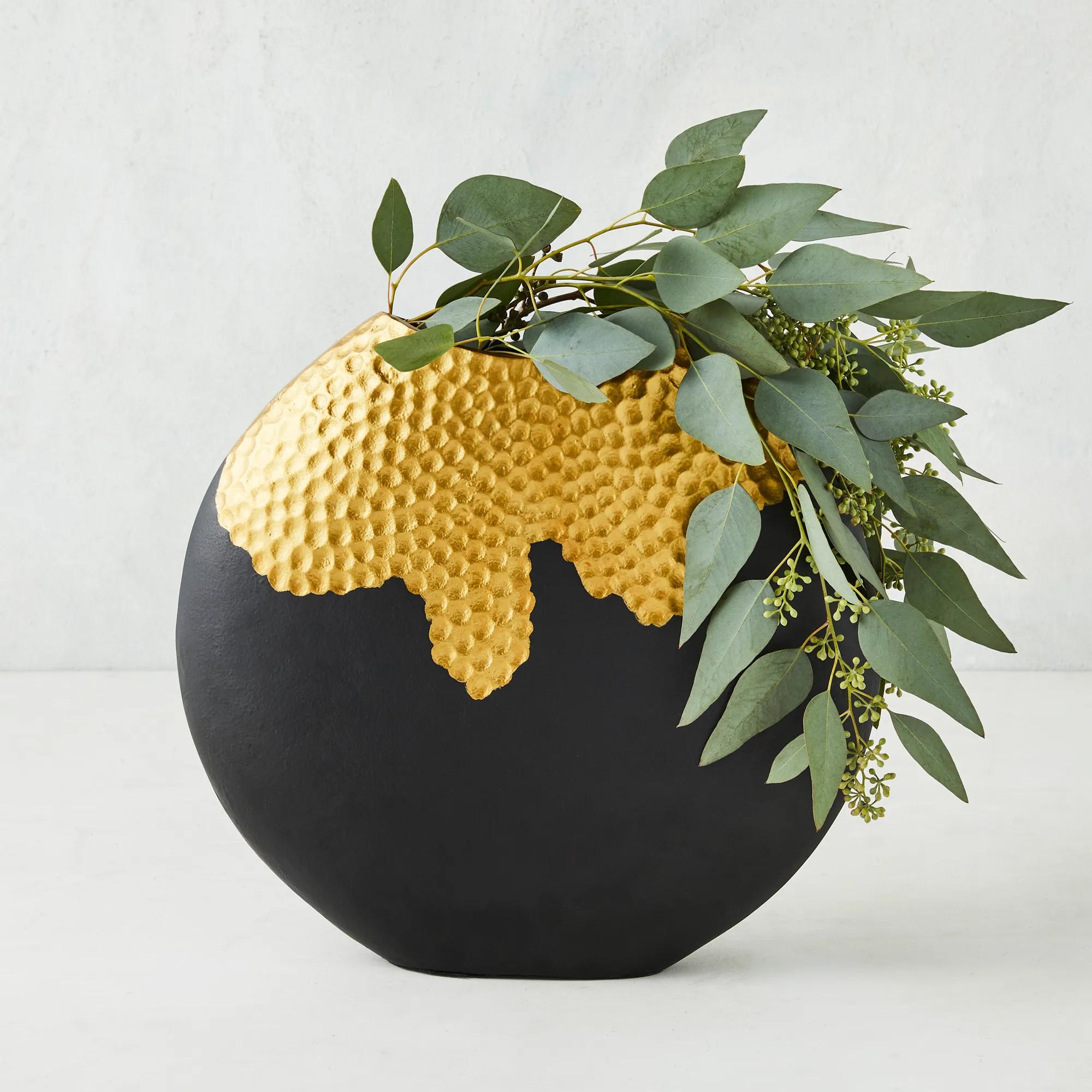 Noir Vase