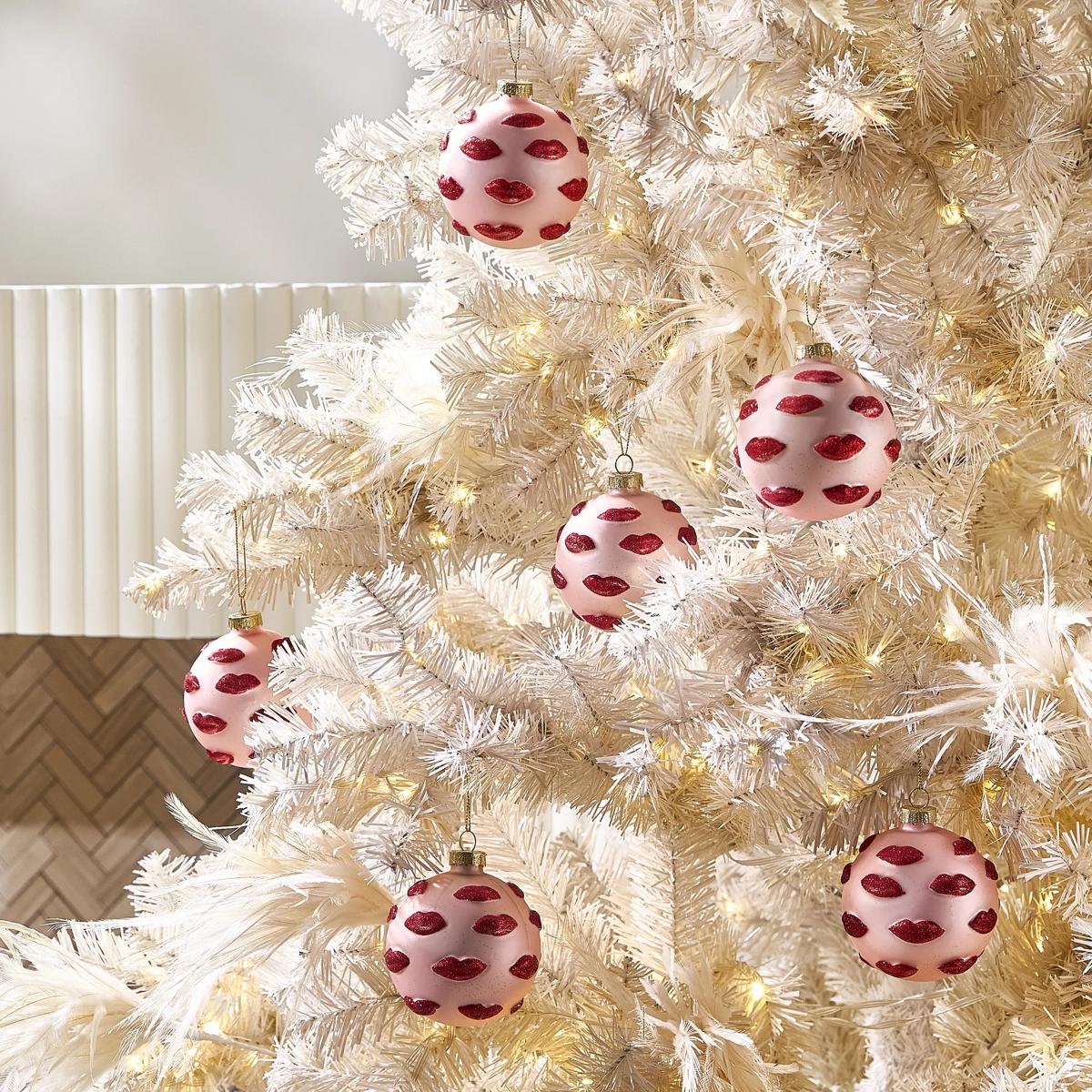Kisses Glass Ornament - Set of 6