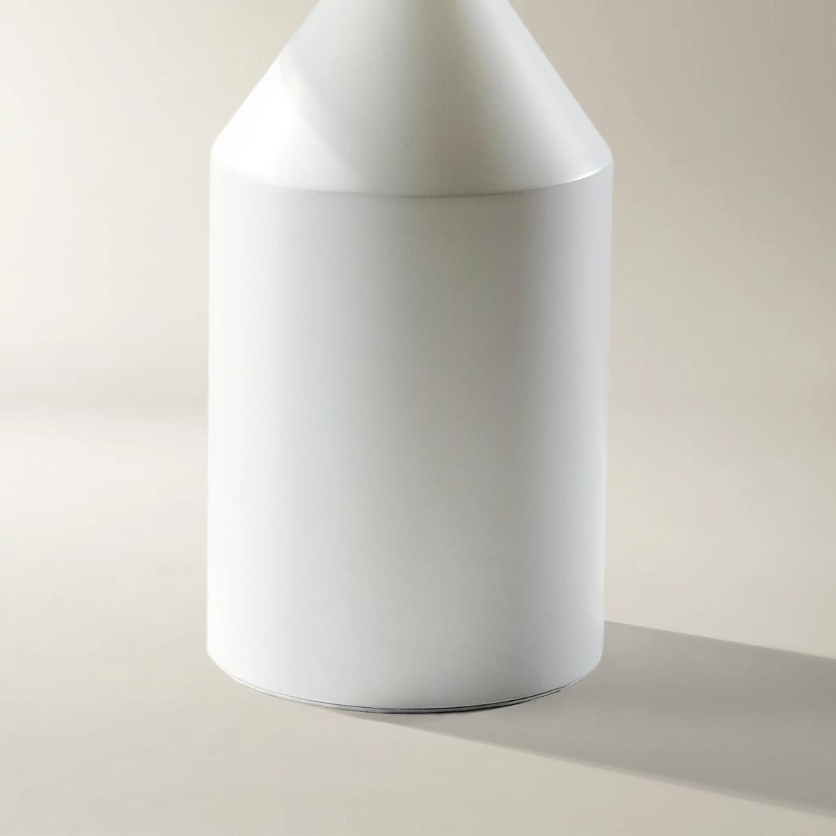 Arlen Metal Table Lamp - White