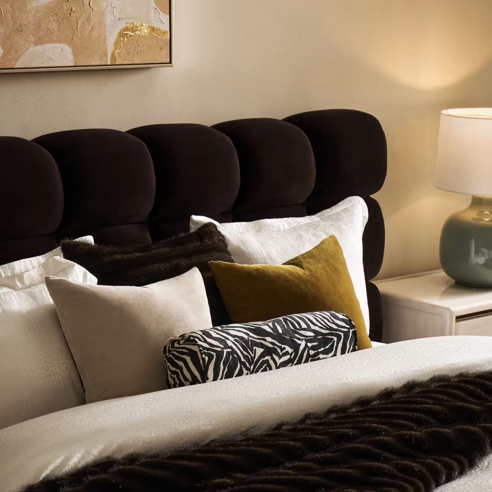 Paloma Tufted Dark Chocolate Velvet Upholstered Queen Platform Bed