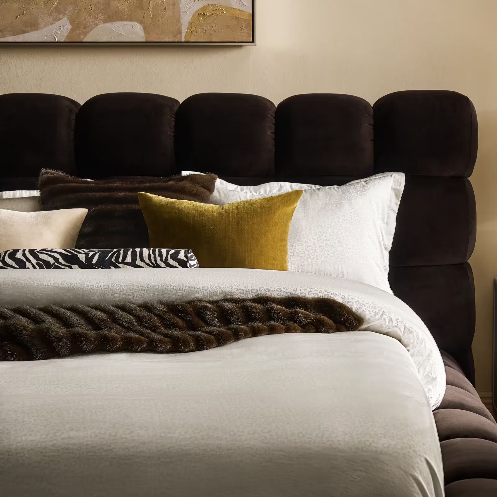 Paloma Tufted Dark Chocolate Velvet Upholstered Queen Platform Bed