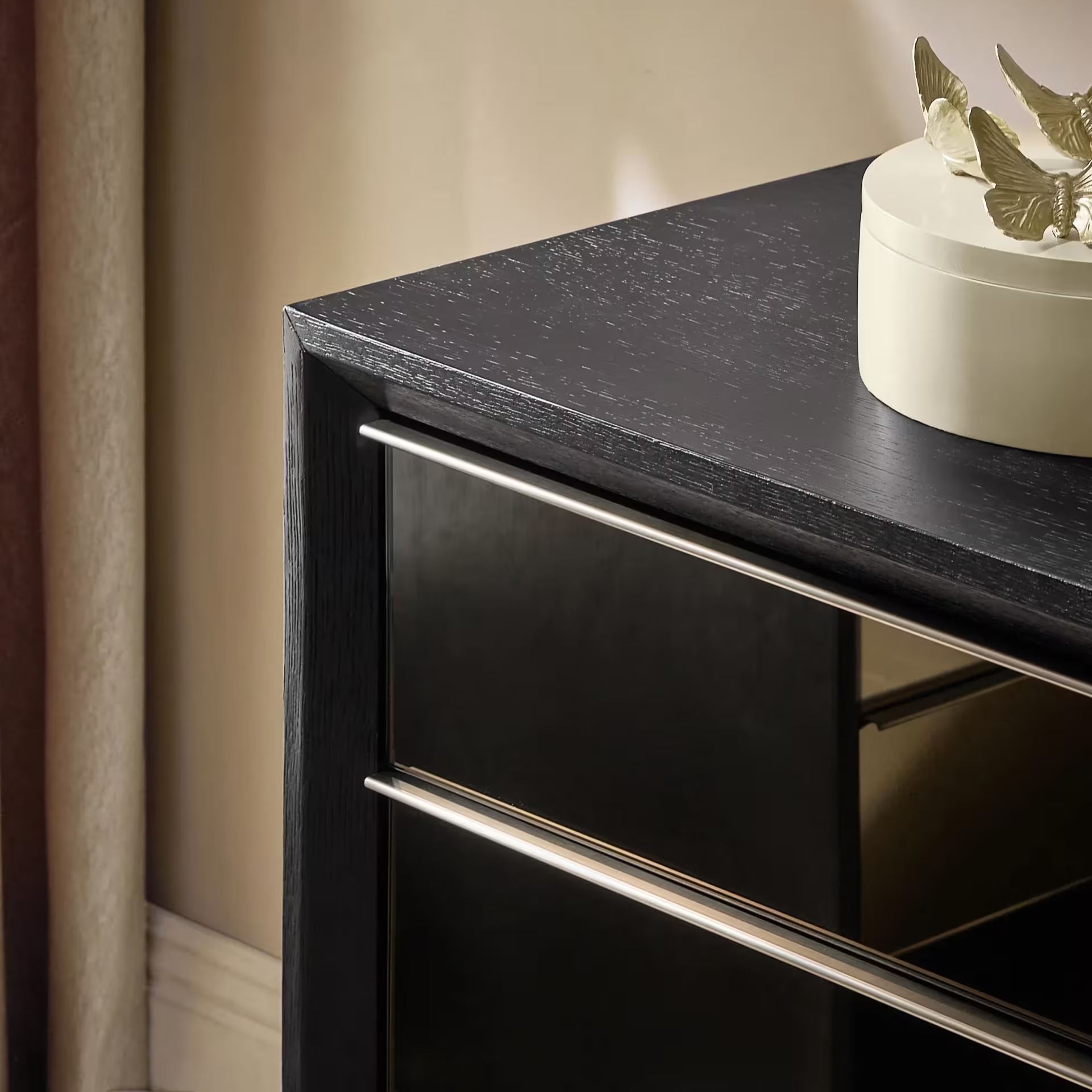 Glimmer Mirrored Black Oak 6-Drawer Dresser (65")