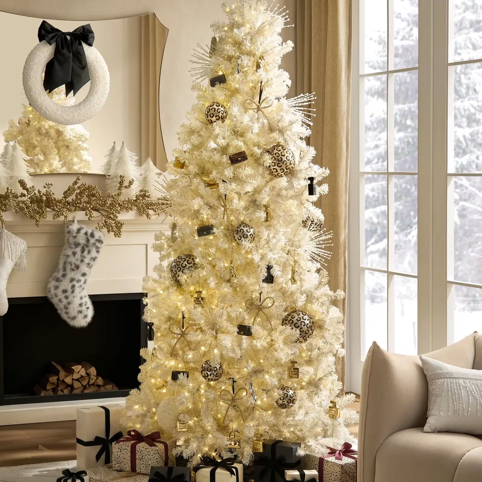 Pearls & Bow Holiday Wreath 20.5"