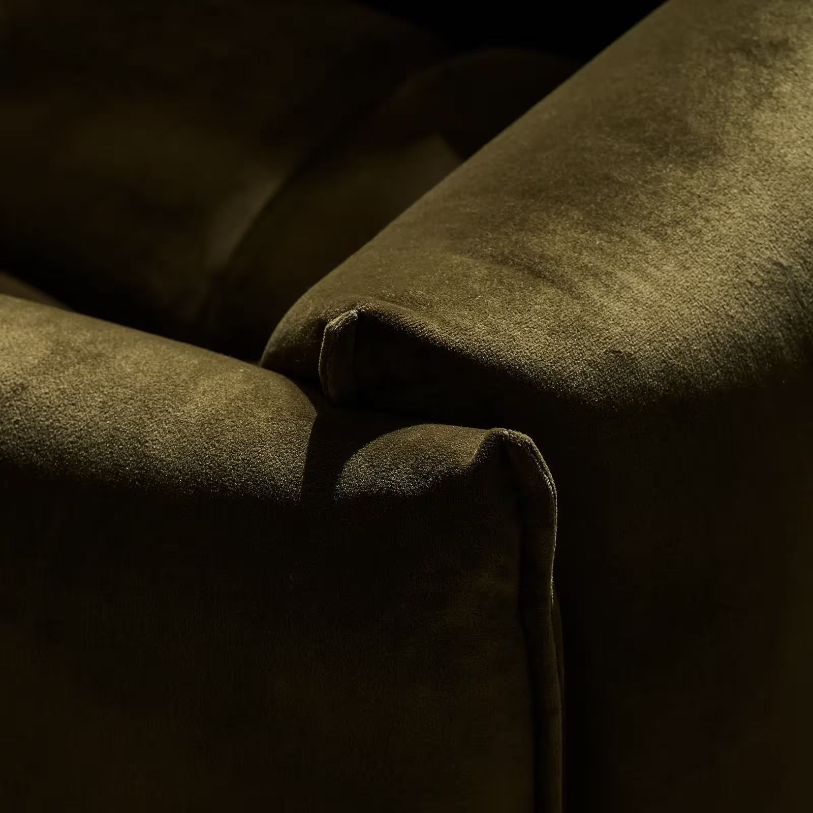 Reina Tufted Deep Olive Velvet Swivel Chair